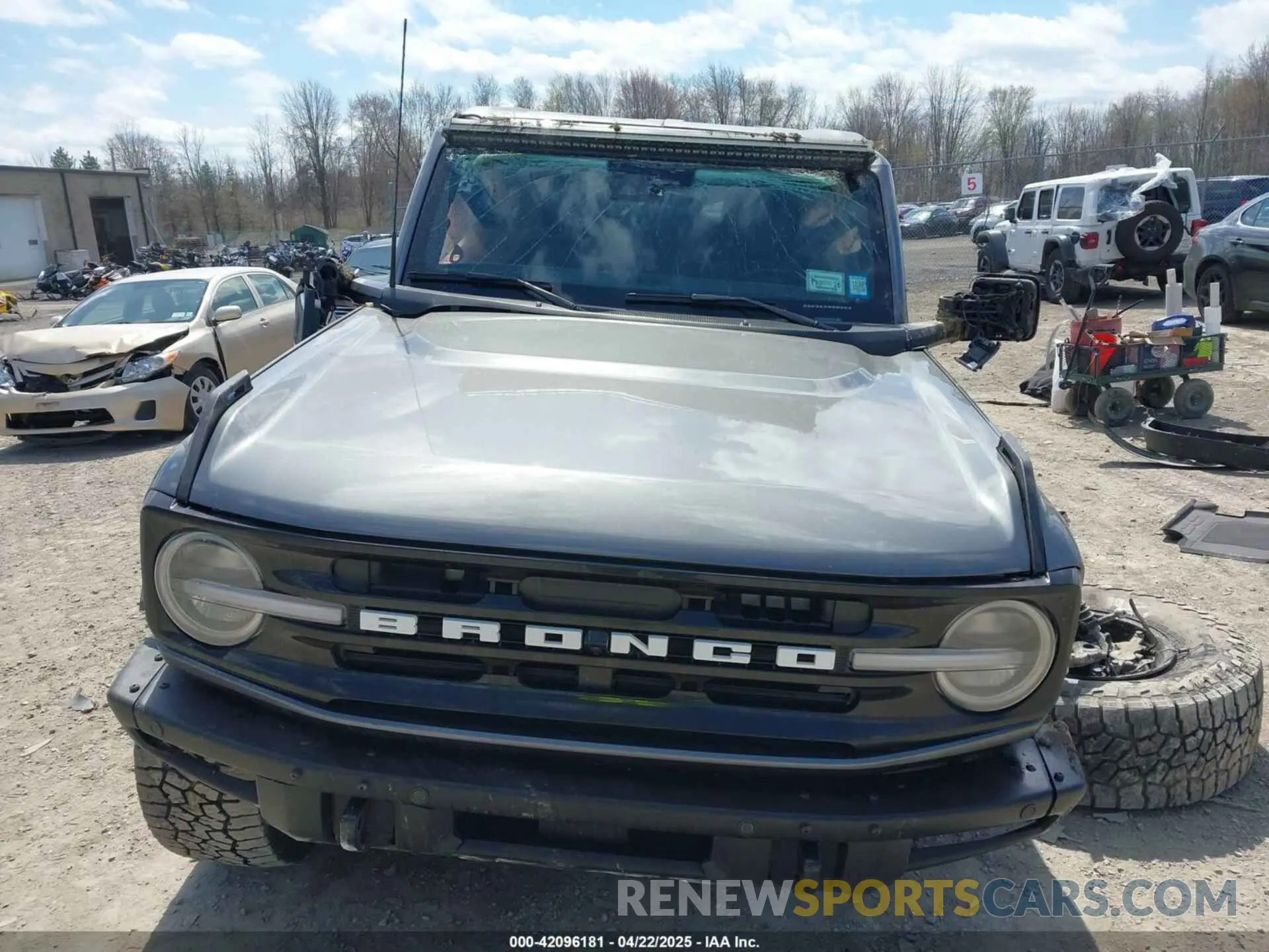 12 Photograph of a damaged car 1FMEE5DP3NLB03118 FORD BRONCO 2022