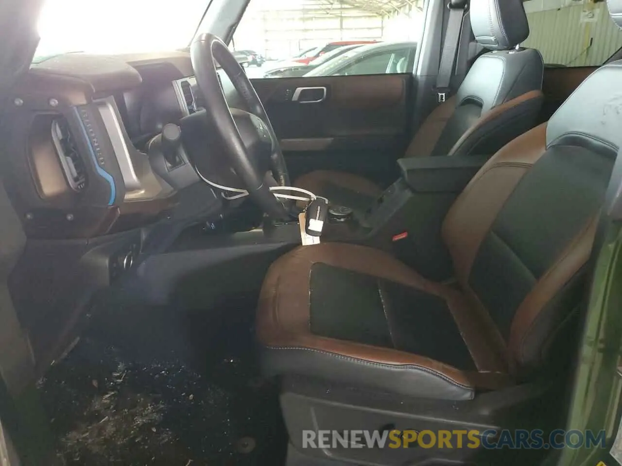 7 Photograph of a damaged car 1FMEE5DP3NLB22400 FORD BRONCO 2022