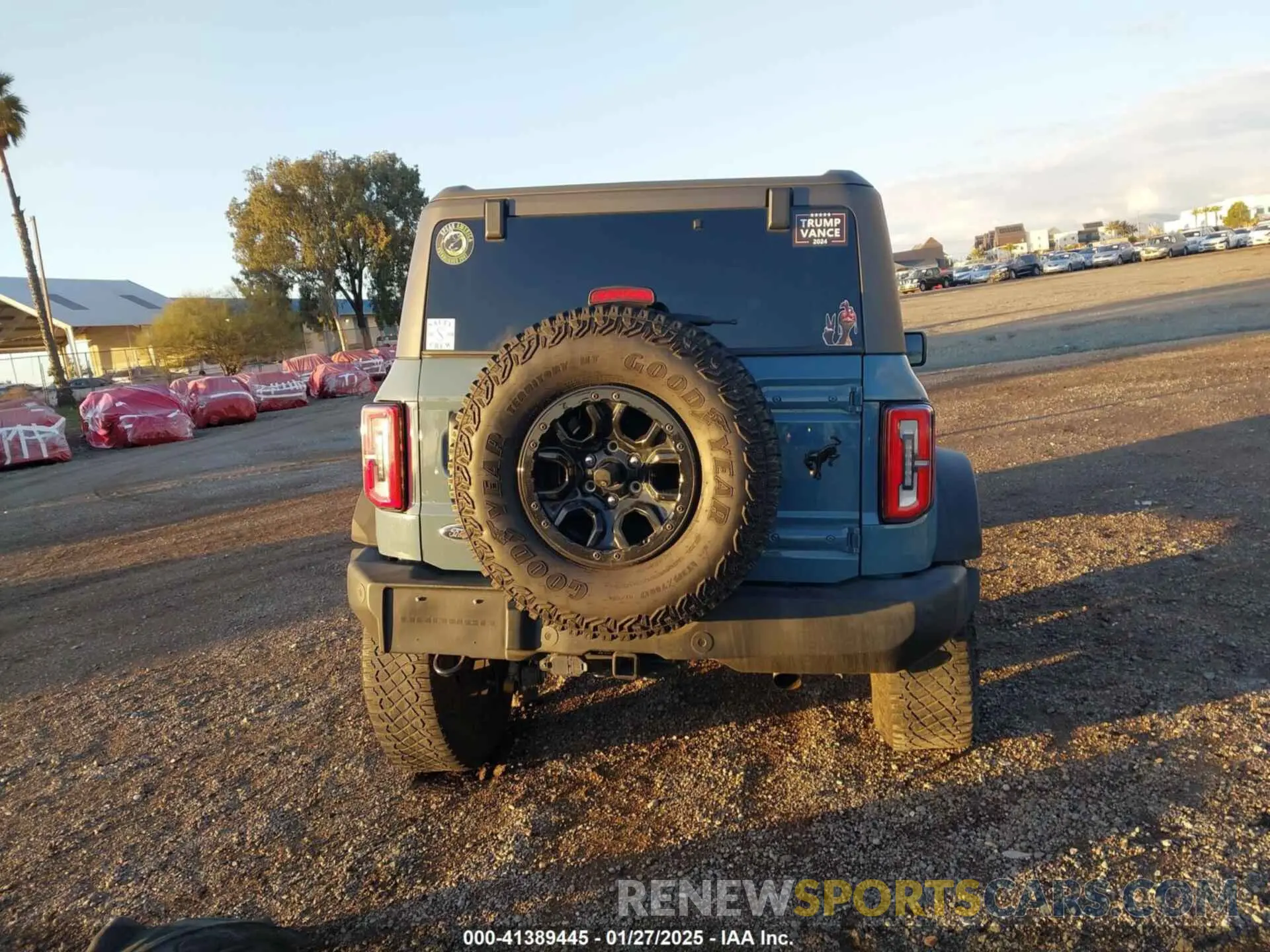 17 Photograph of a damaged car 1FMEE5DP3NLB22848 FORD BRONCO 2022