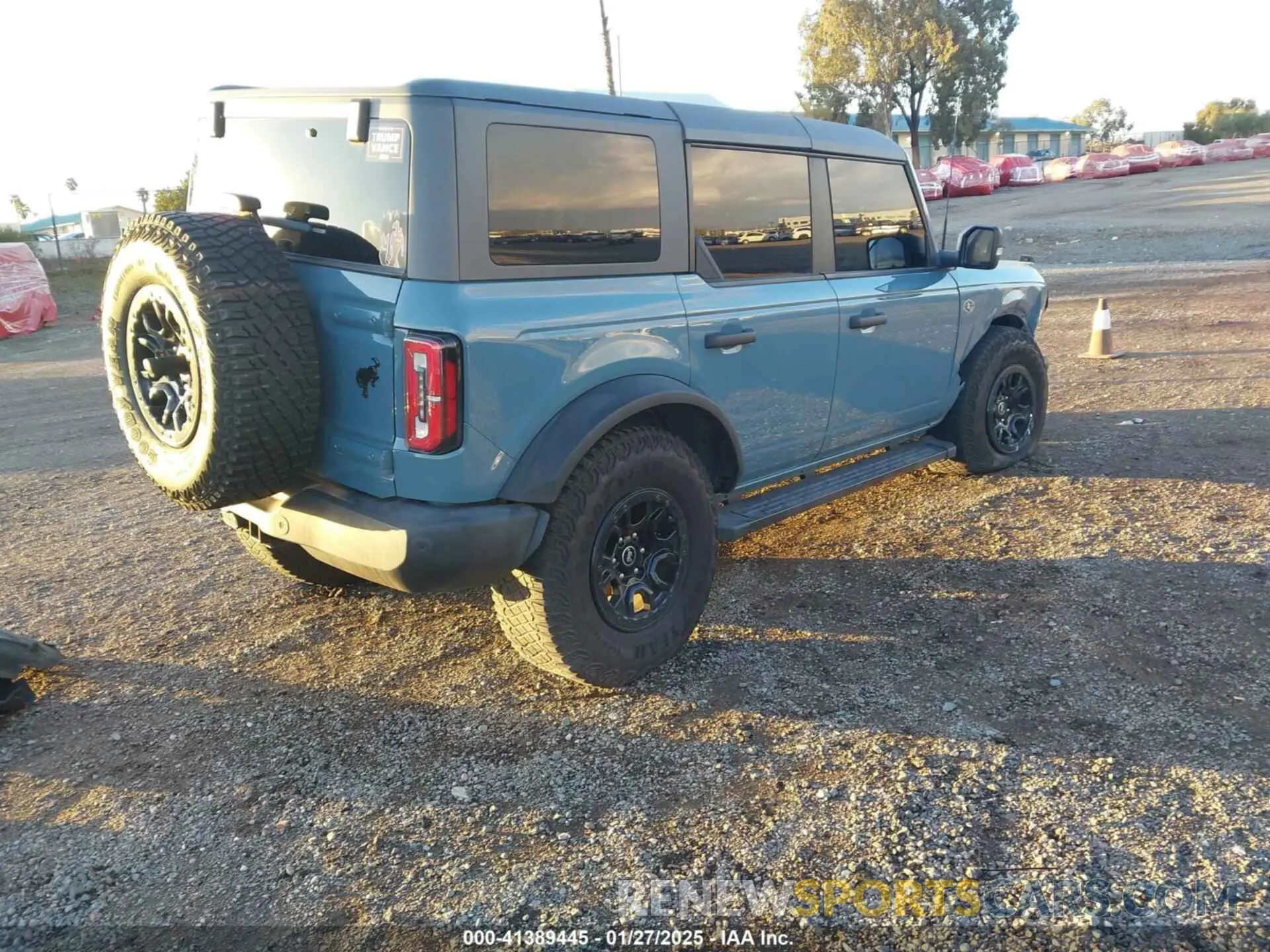 4 Photograph of a damaged car 1FMEE5DP3NLB22848 FORD BRONCO 2022