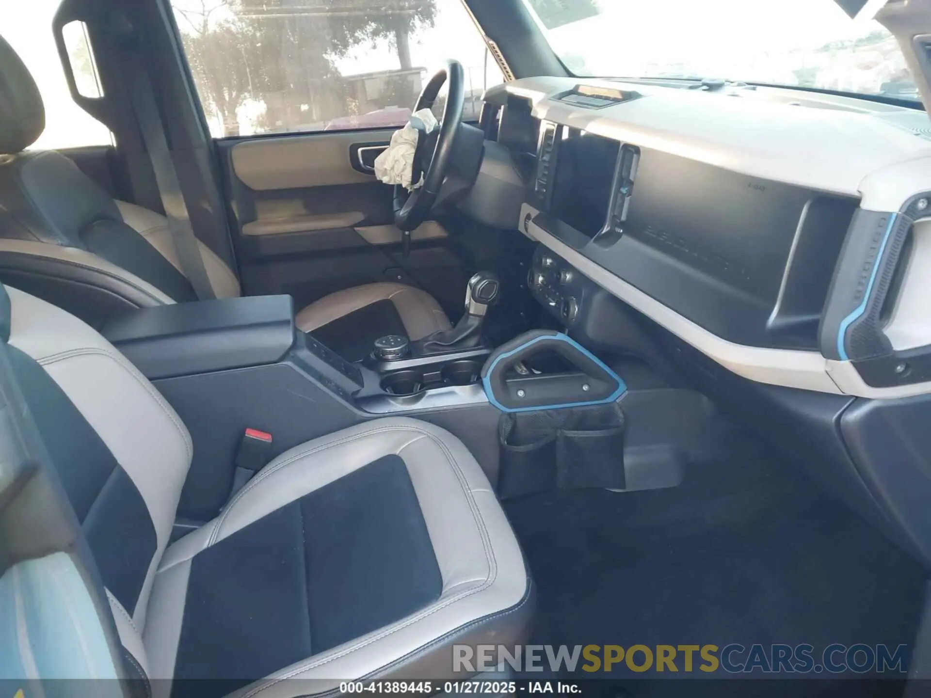 5 Photograph of a damaged car 1FMEE5DP3NLB22848 FORD BRONCO 2022