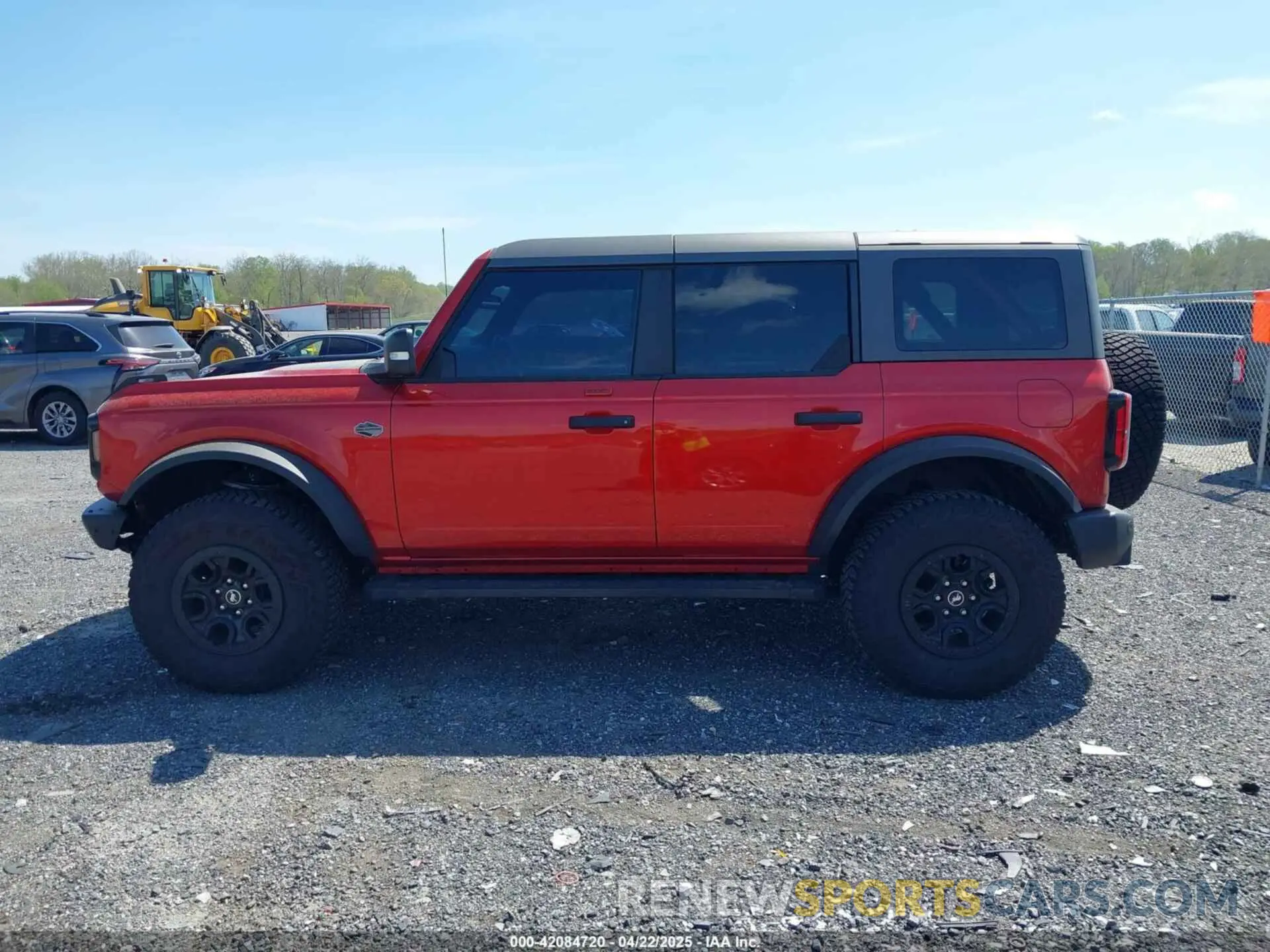 14 Photograph of a damaged car 1FMEE5DP3NLB42355 FORD BRONCO 2022