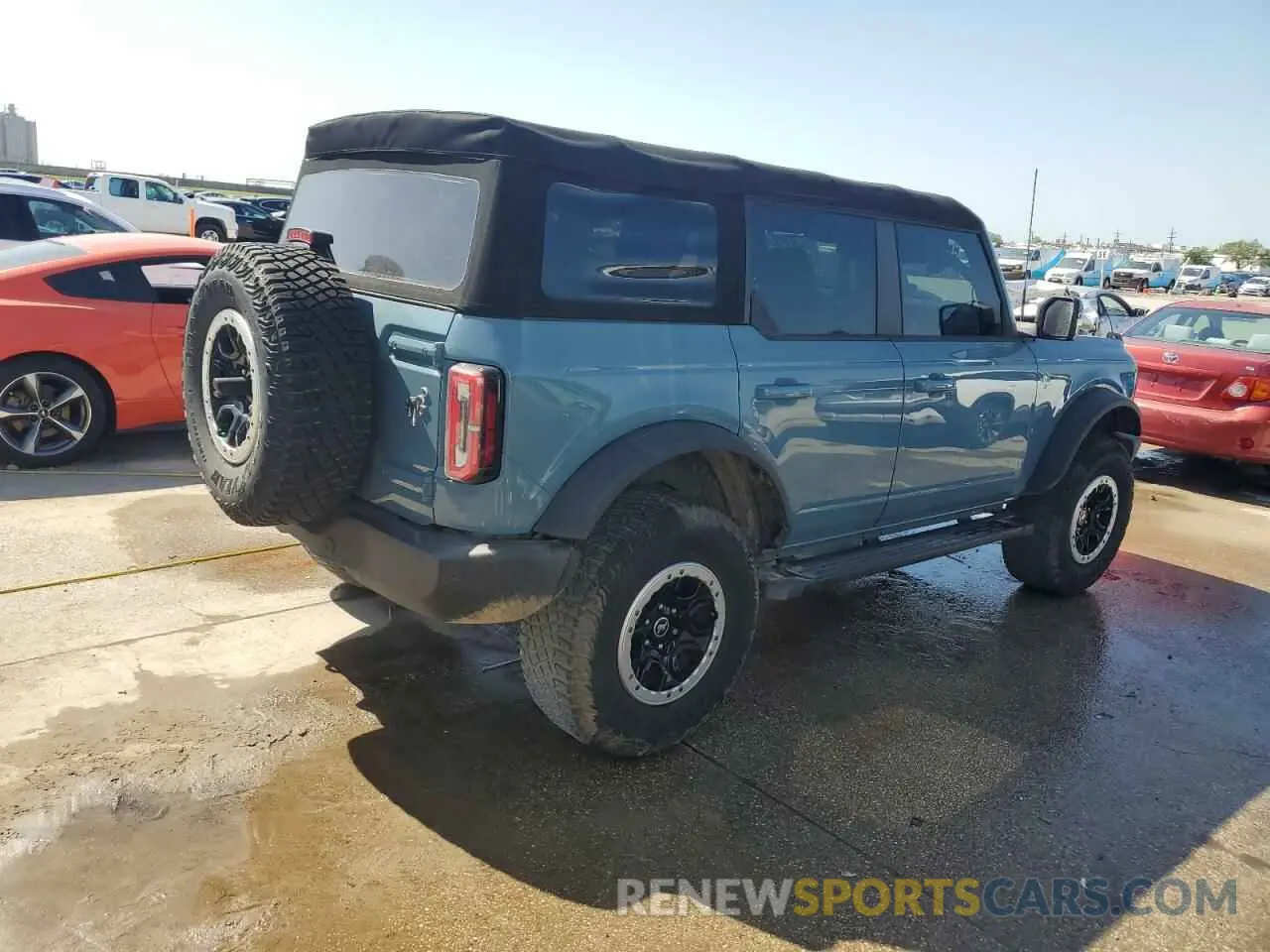 3 Photograph of a damaged car 1FMEE5DP3NLB62749 FORD BRONCO 2022
