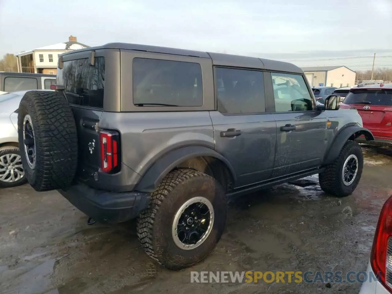 3 Photograph of a damaged car 1FMEE5DP3NLB87781 FORD BRONCO 2022
