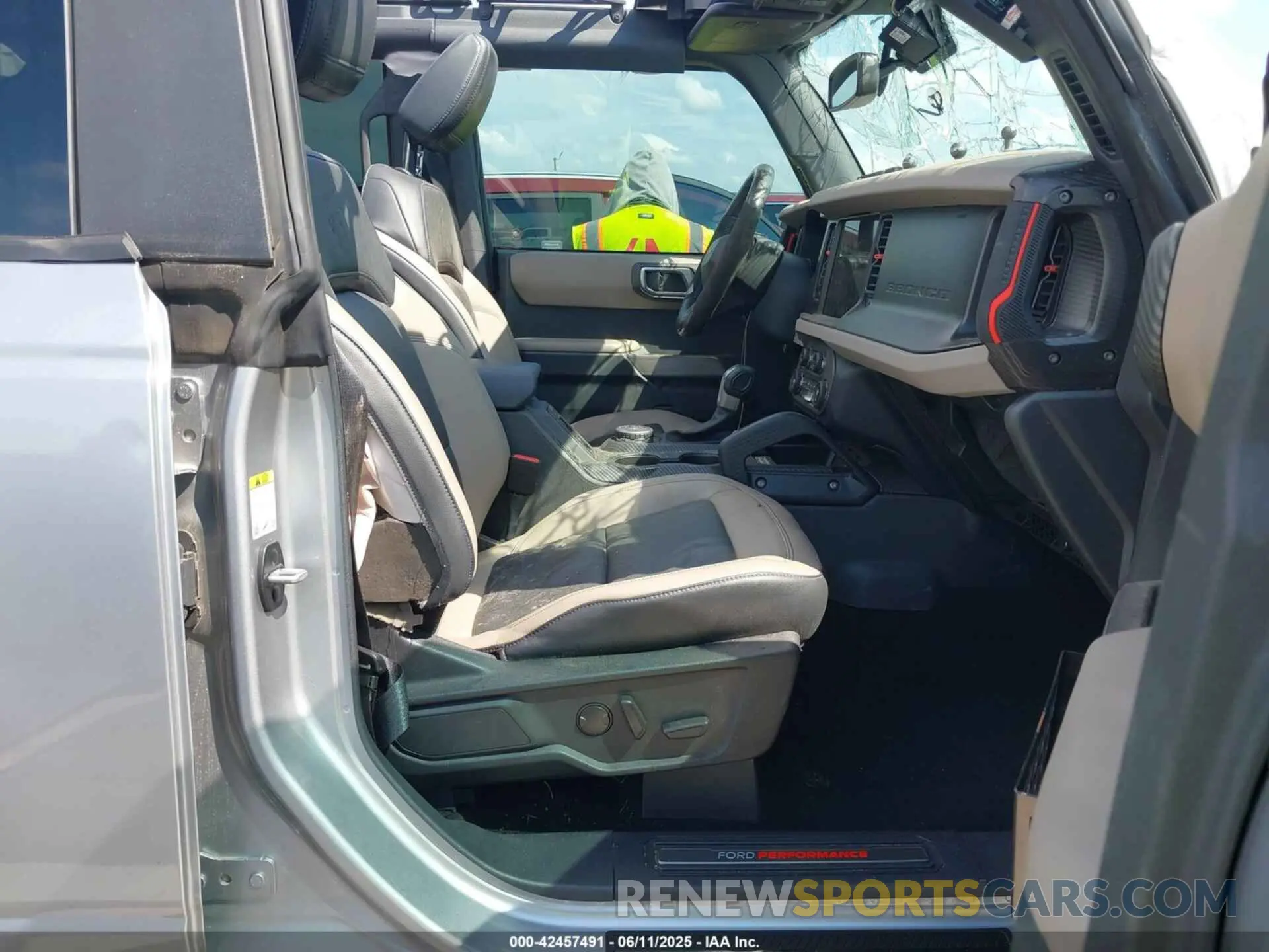 5 Photograph of a damaged car 1FMEE5DP4NLB43630 FORD BRONCO 2022
