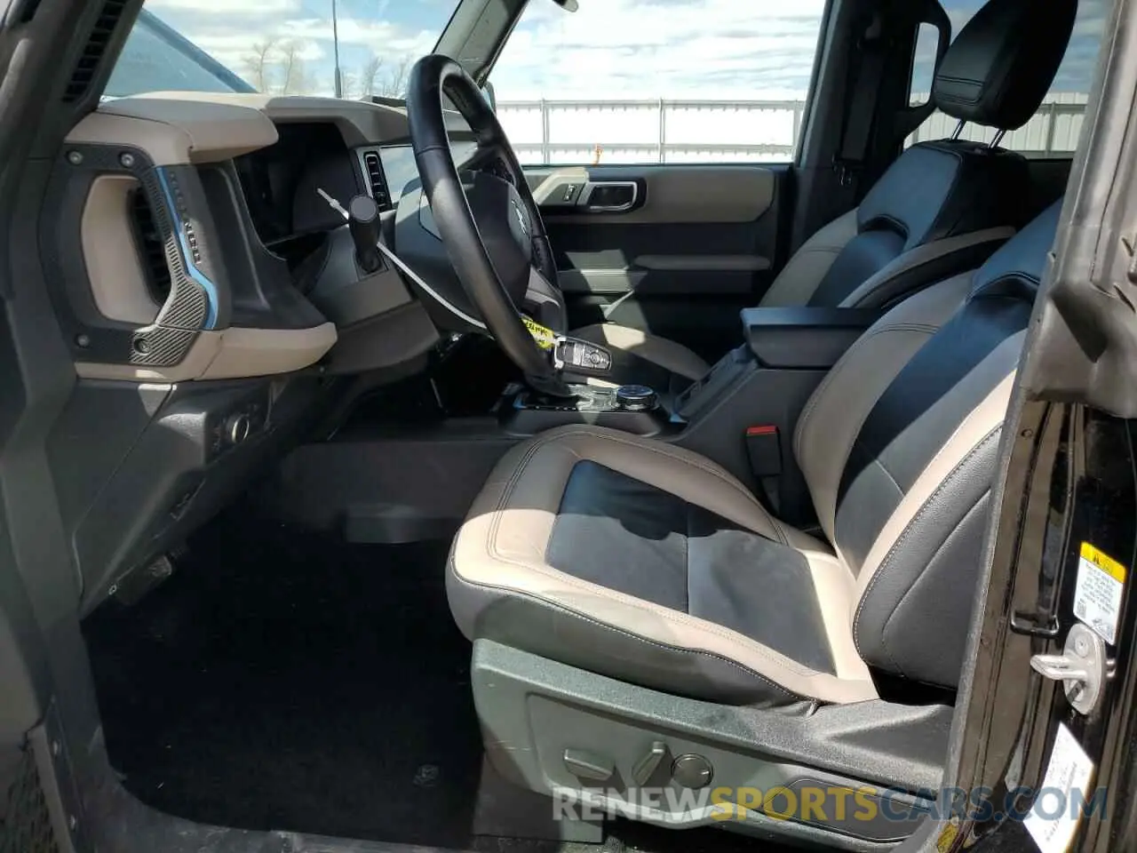 7 Photograph of a damaged car 1FMEE5DP4NLB67930 FORD BRONCO 2022