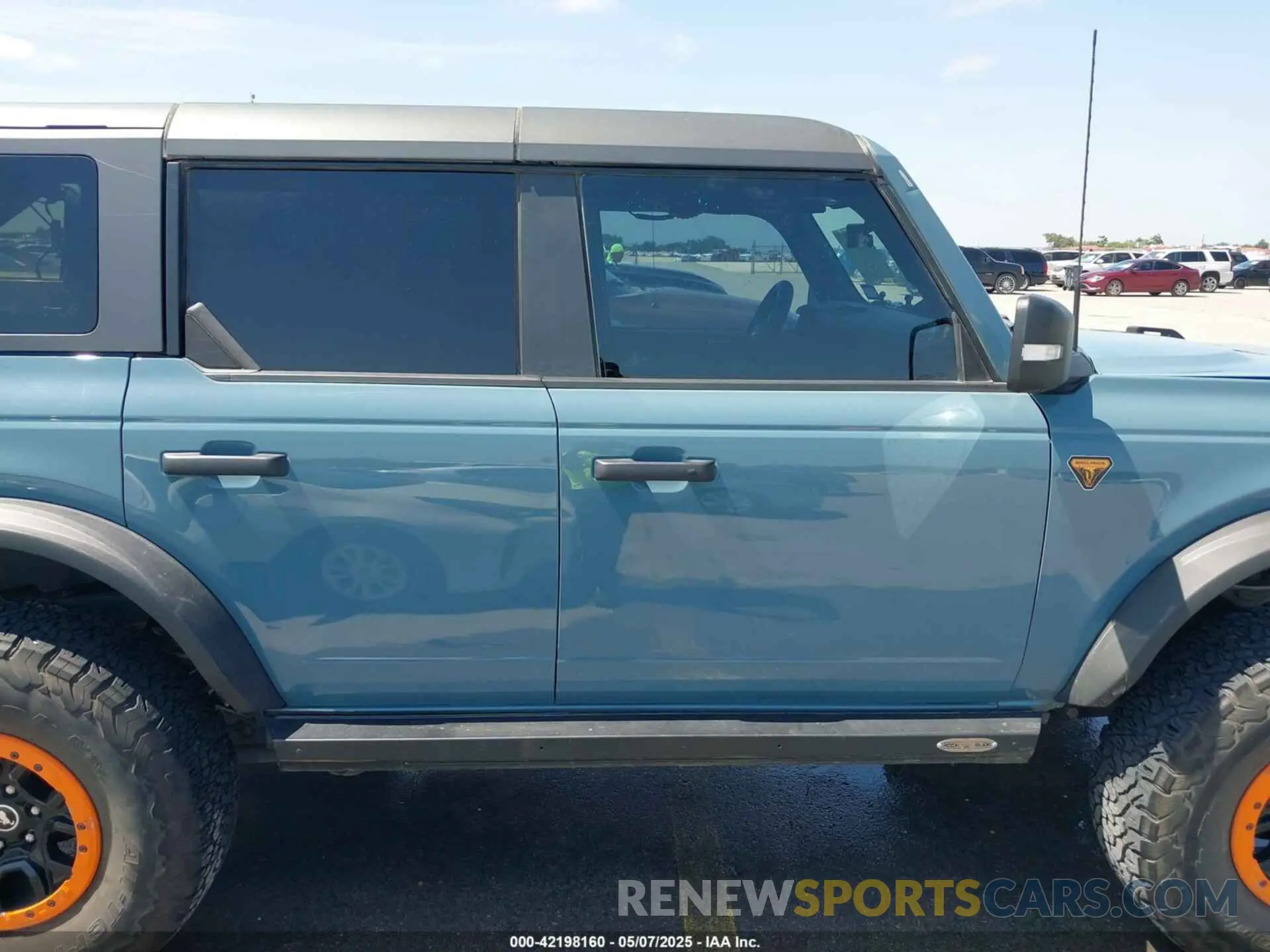 13 Photograph of a damaged car 1FMEE5DP5NLA90680 FORD BRONCO 2022