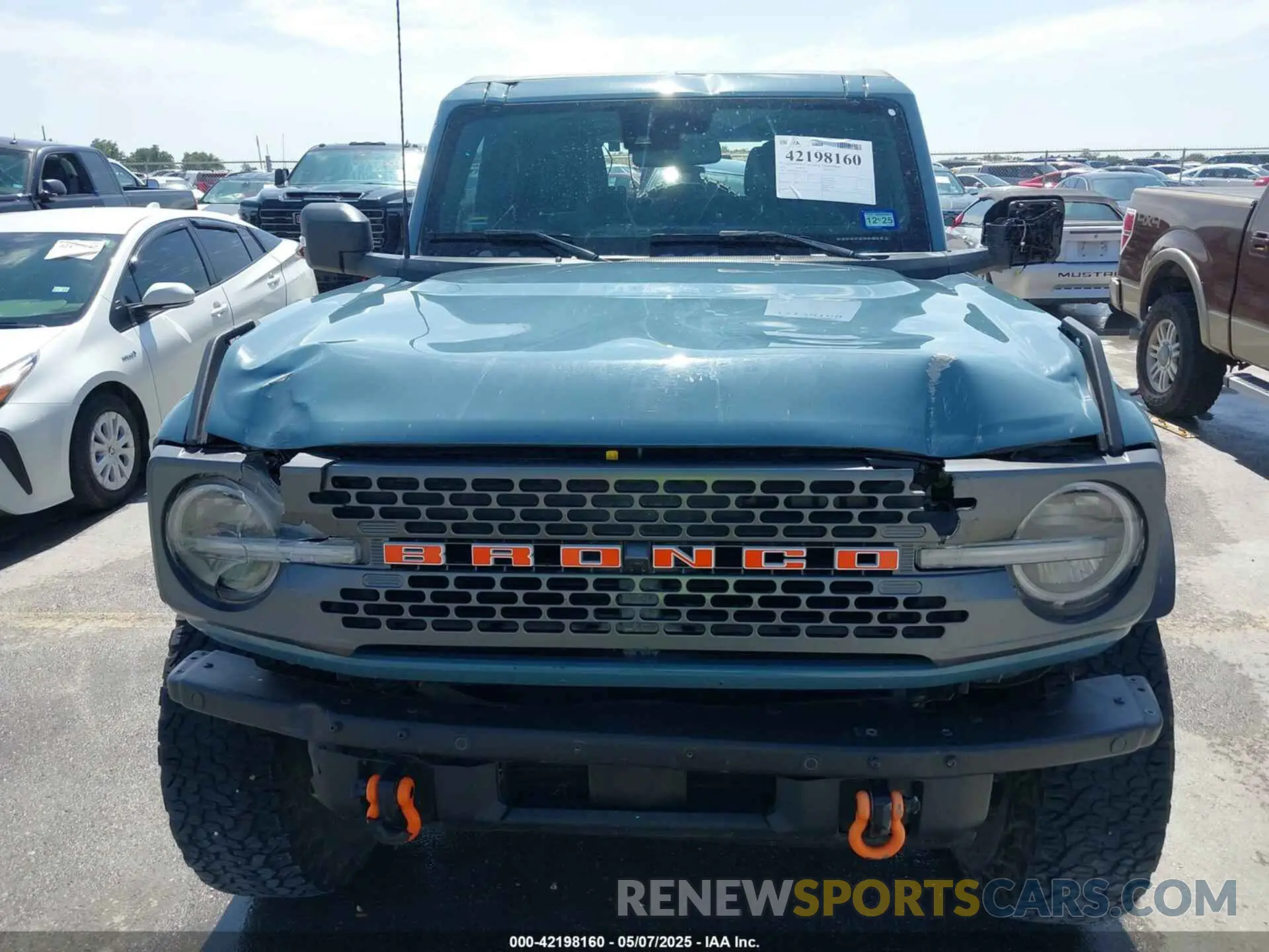 6 Photograph of a damaged car 1FMEE5DP5NLA90680 FORD BRONCO 2022