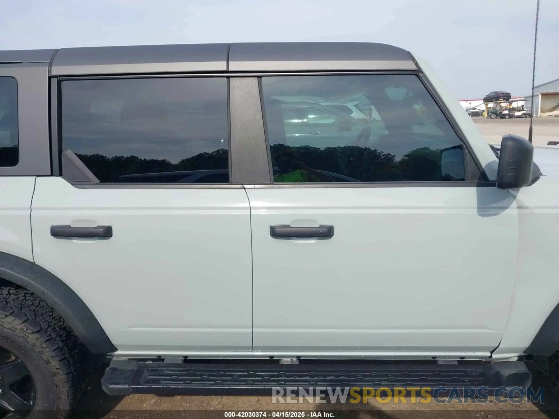 13 Photograph of a damaged car 1FMEE5DP5NLB29798 FORD BRONCO 2022