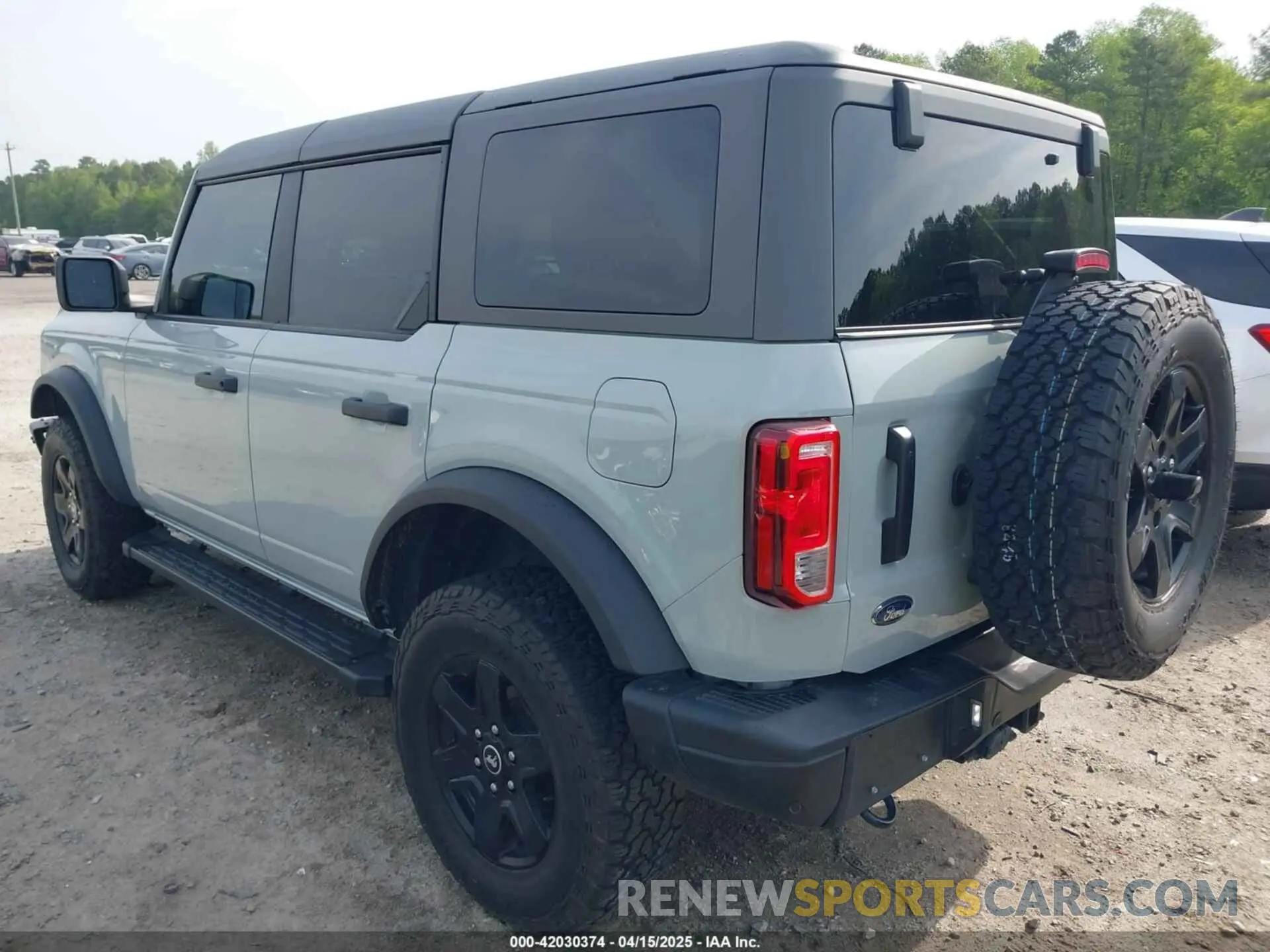 3 Photograph of a damaged car 1FMEE5DP5NLB29798 FORD BRONCO 2022