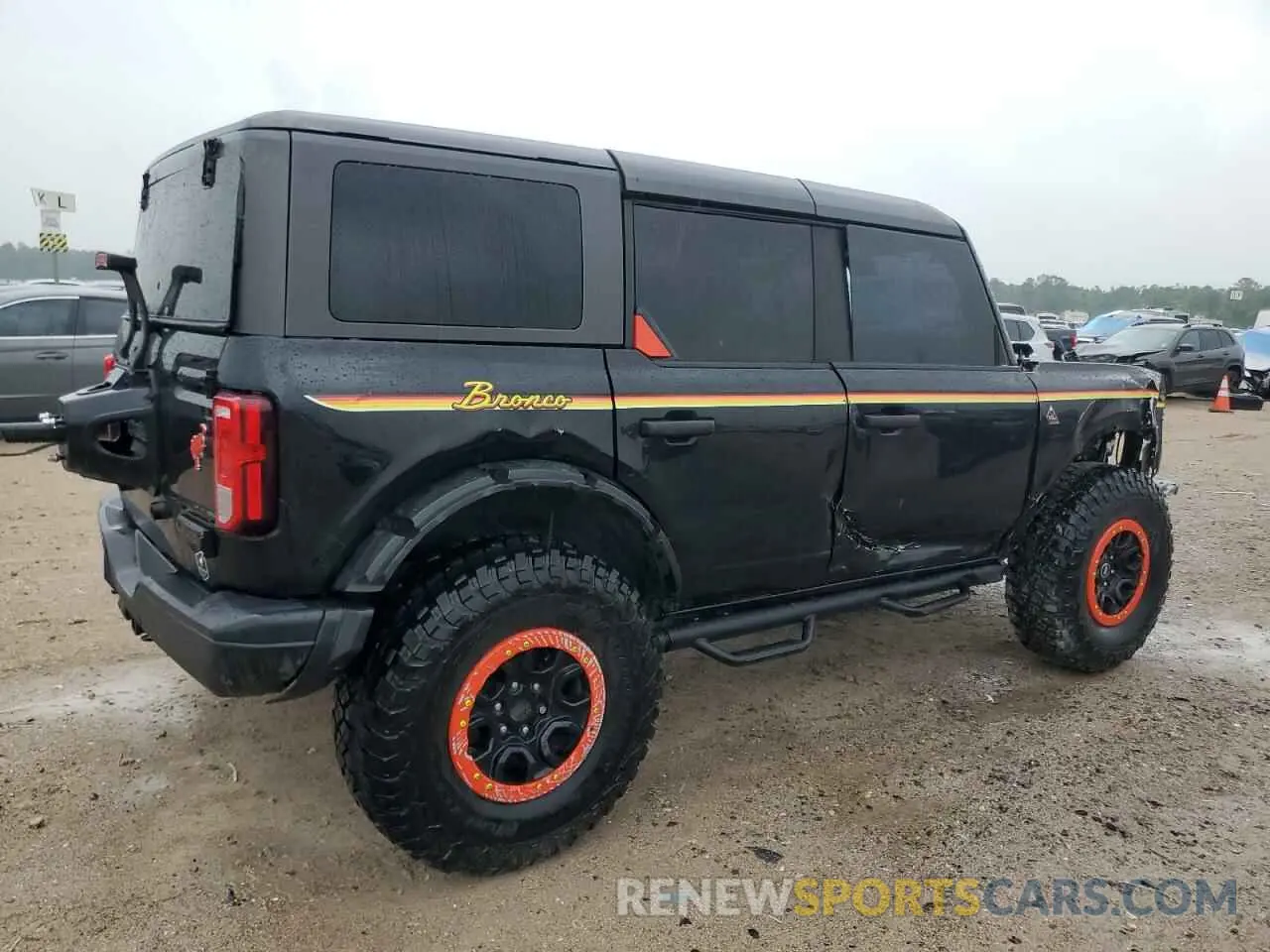 3 Photograph of a damaged car 1FMEE5DP5NLB31700 FORD BRONCO 2022