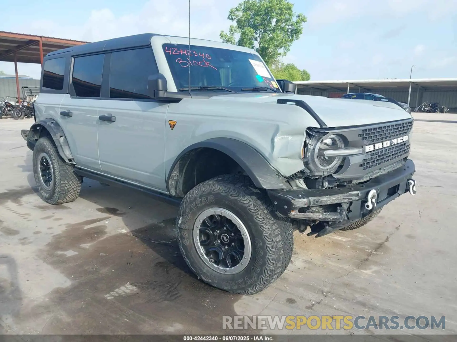 1 Photograph of a damaged car 1FMEE5DP6NLA74231 FORD BRONCO 2022
