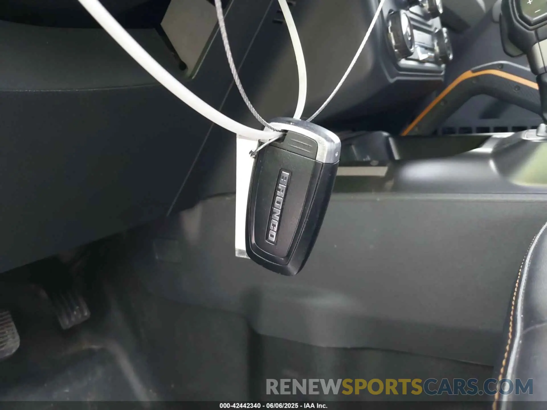 11 Photograph of a damaged car 1FMEE5DP6NLA74231 FORD BRONCO 2022