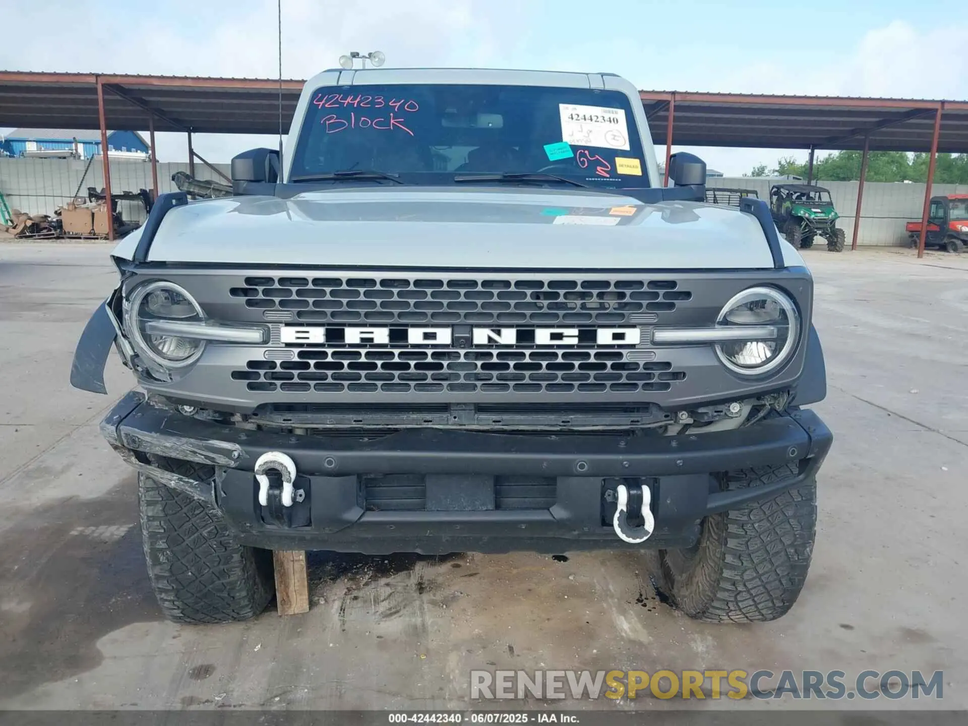 13 Photograph of a damaged car 1FMEE5DP6NLA74231 FORD BRONCO 2022
