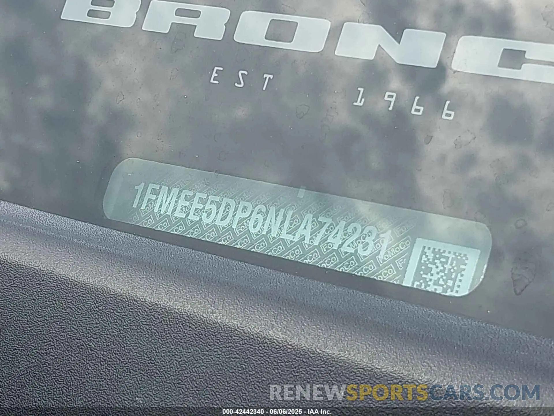 18 Photograph of a damaged car 1FMEE5DP6NLA74231 FORD BRONCO 2022