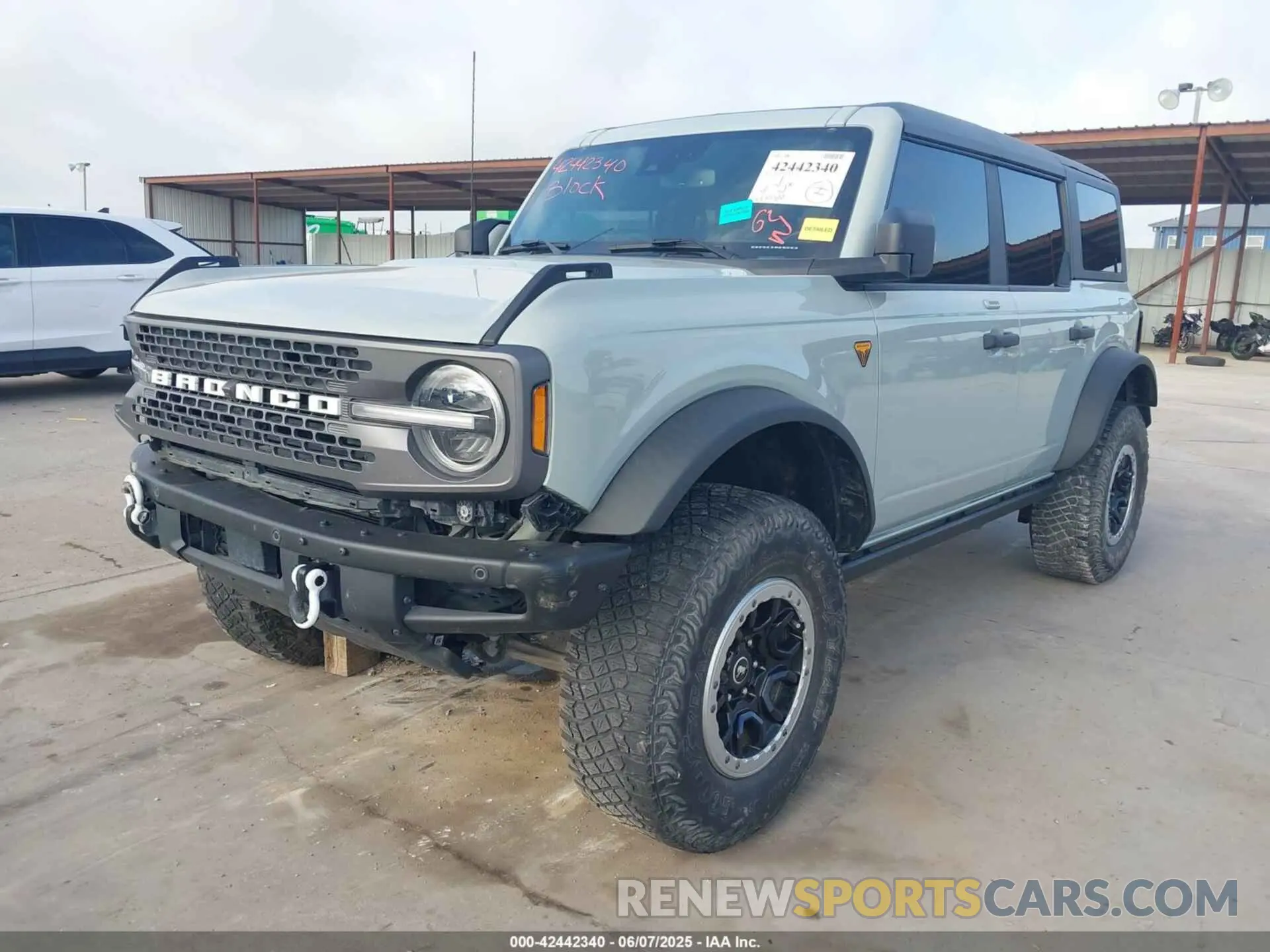 2 Photograph of a damaged car 1FMEE5DP6NLA74231 FORD BRONCO 2022