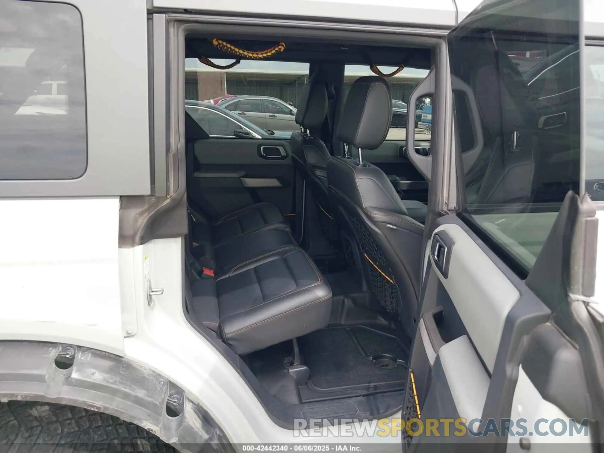 8 Photograph of a damaged car 1FMEE5DP6NLA74231 FORD BRONCO 2022