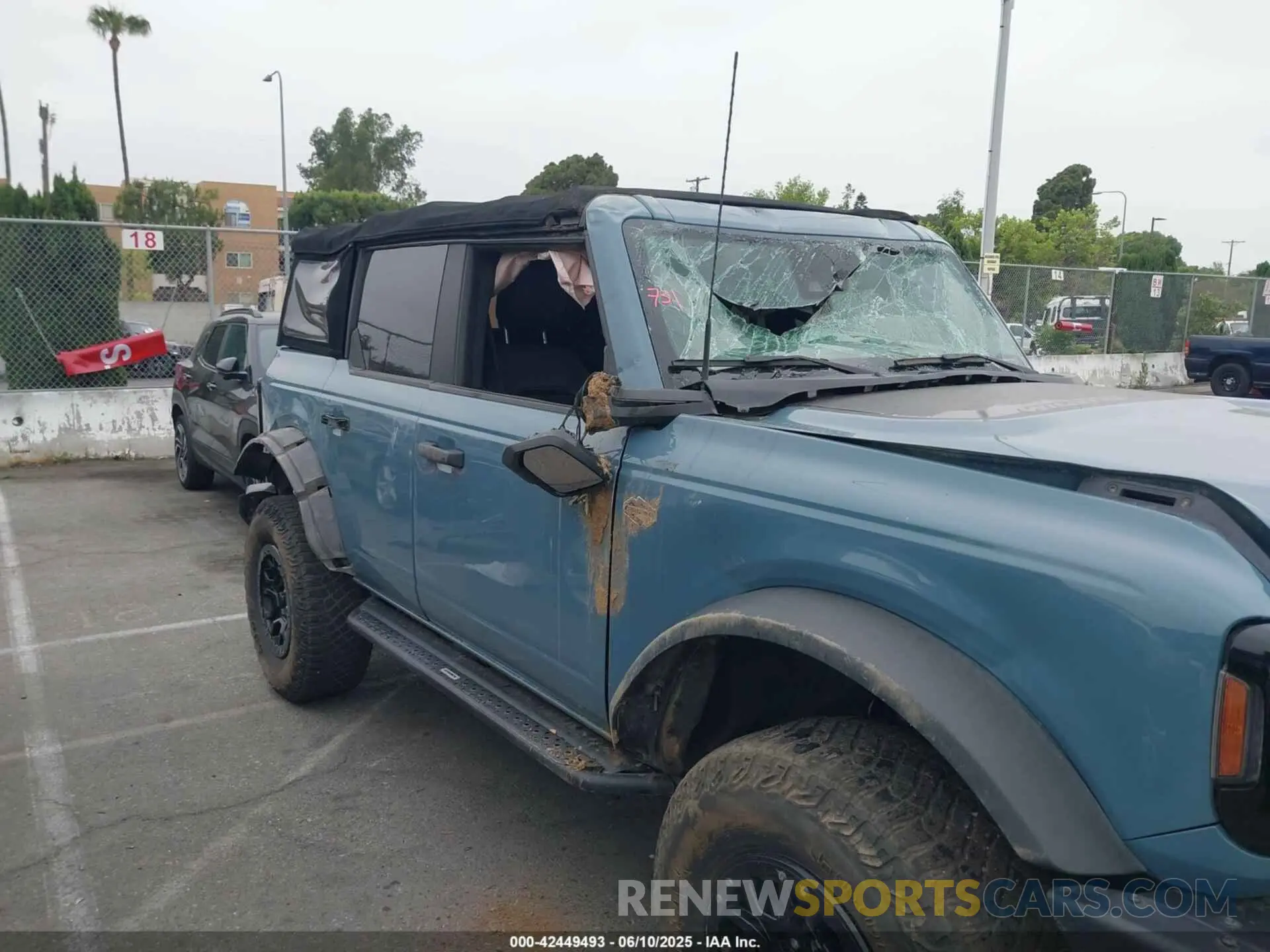 12 Photograph of a damaged car 1FMEE5DP6NLA91823 FORD BRONCO 2022