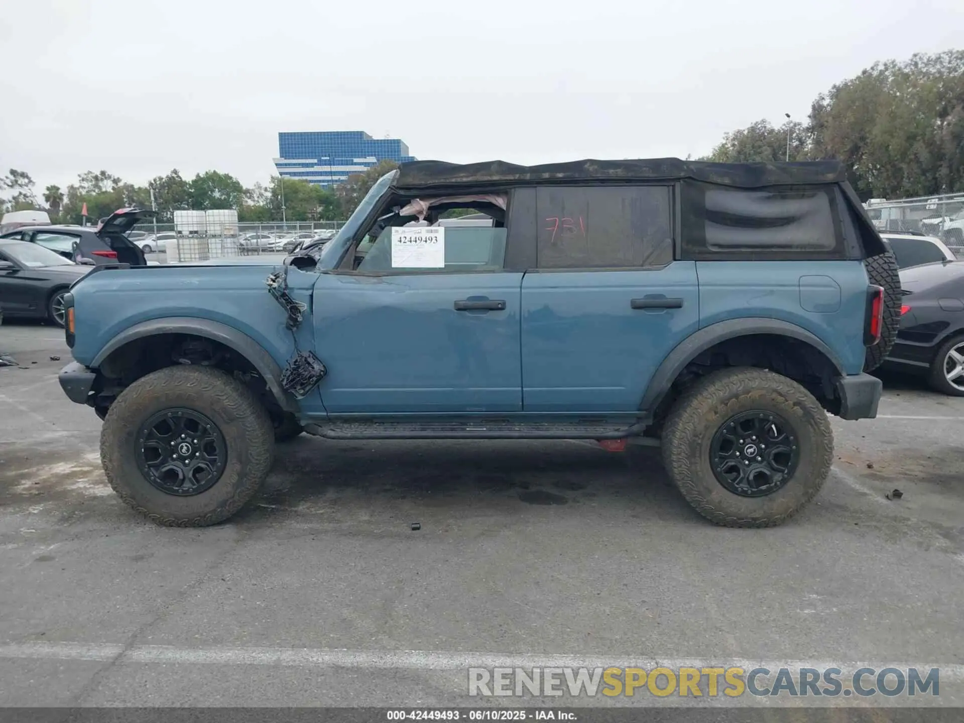 15 Photograph of a damaged car 1FMEE5DP6NLA91823 FORD BRONCO 2022