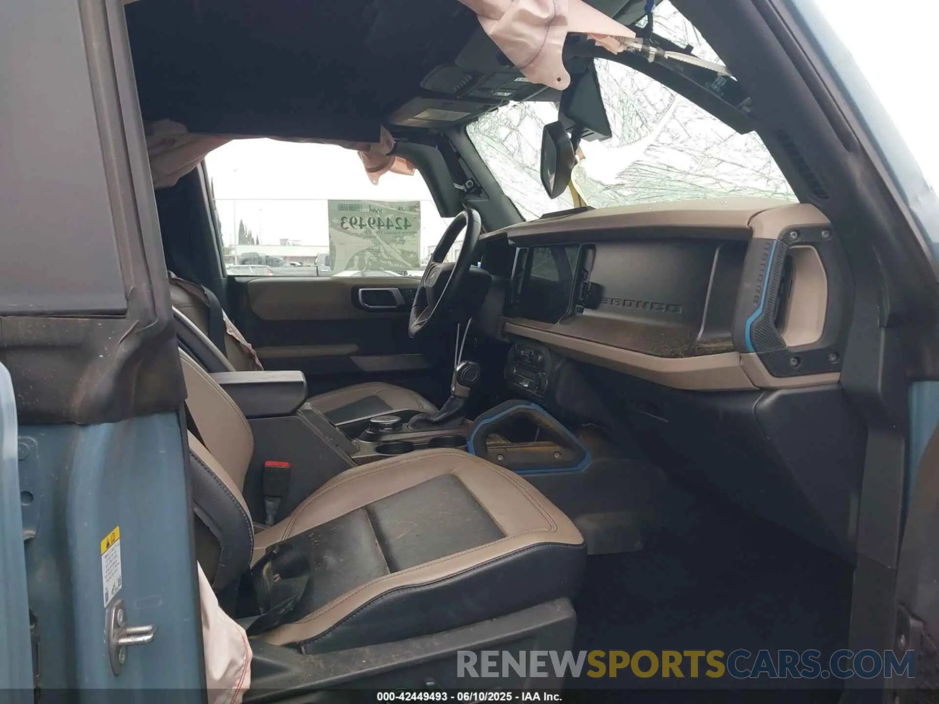5 Photograph of a damaged car 1FMEE5DP6NLA91823 FORD BRONCO 2022