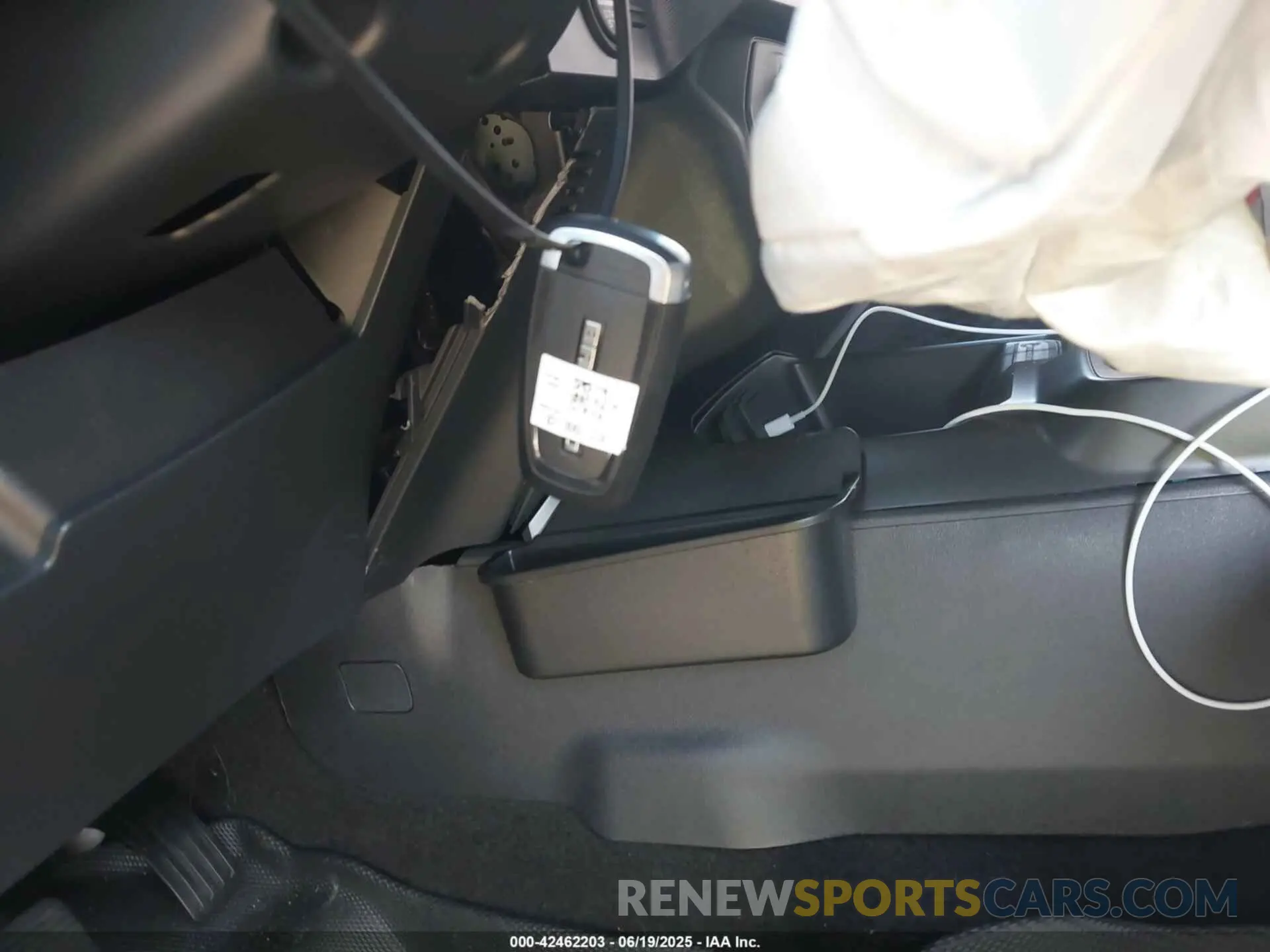 11 Photograph of a damaged car 1FMEE5DP7NLA78997 FORD BRONCO 2022