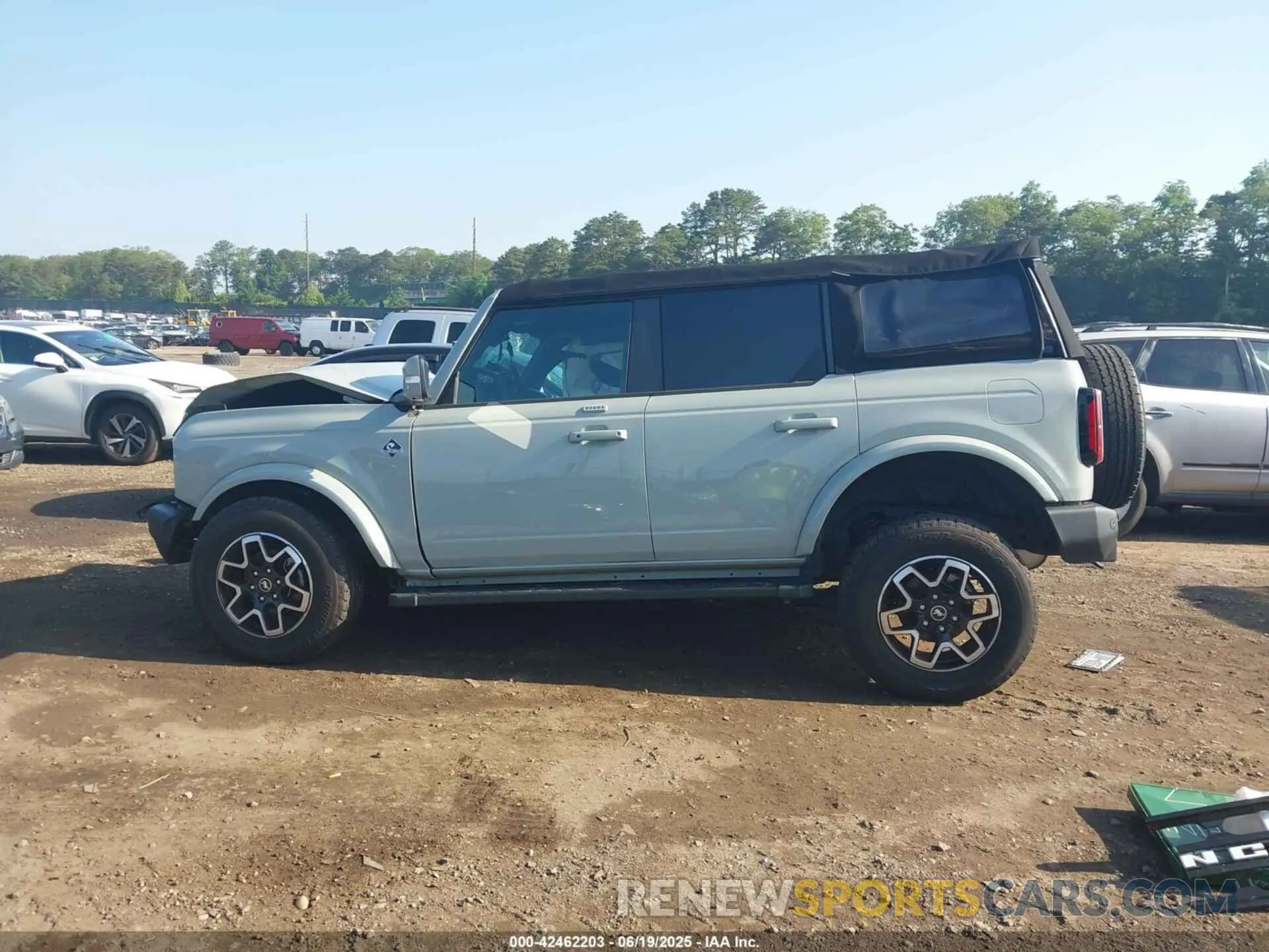 14 Photograph of a damaged car 1FMEE5DP7NLA78997 FORD BRONCO 2022