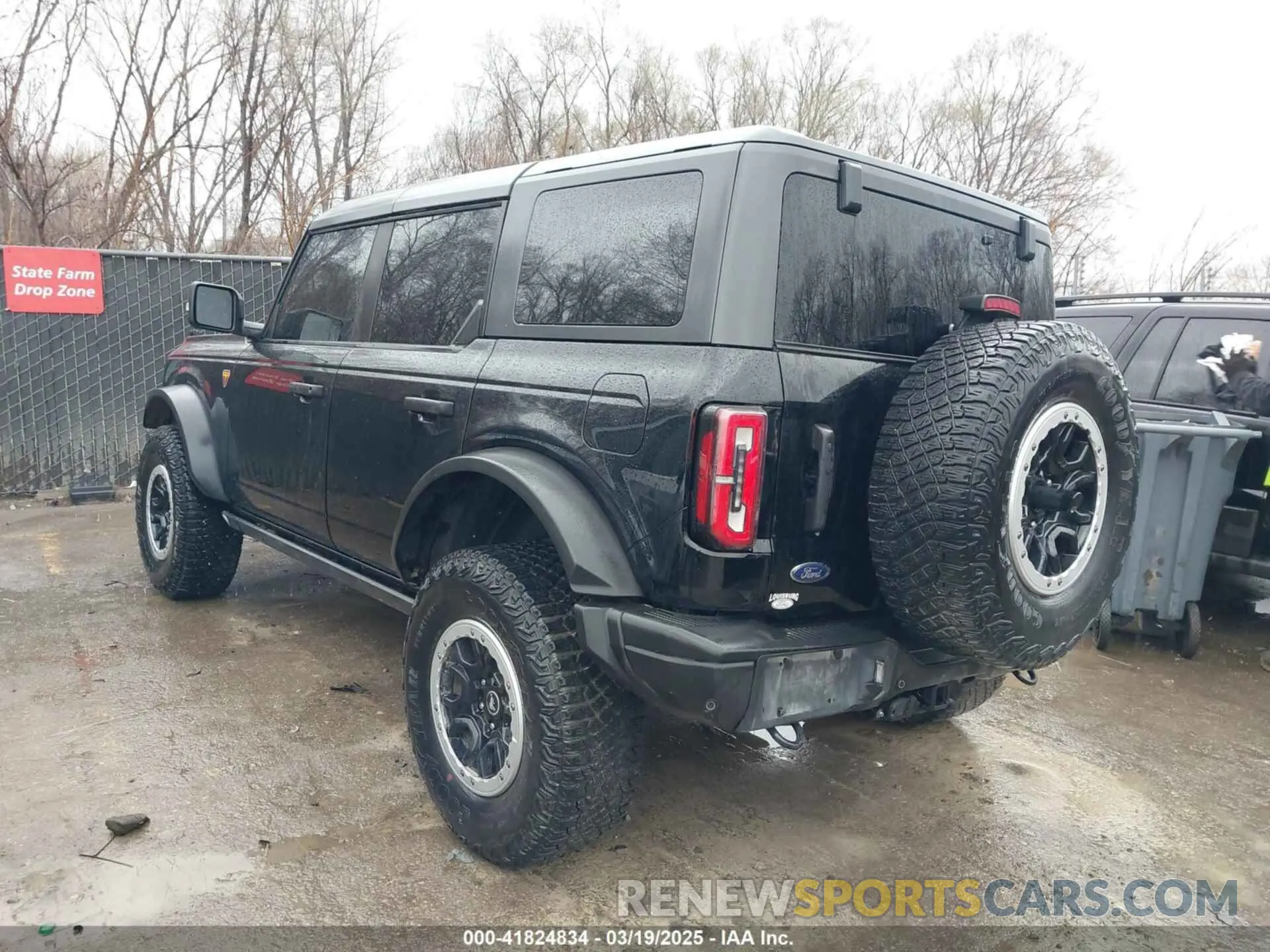 3 Photograph of a damaged car 1FMEE5DP7NLB44920 FORD BRONCO 2022