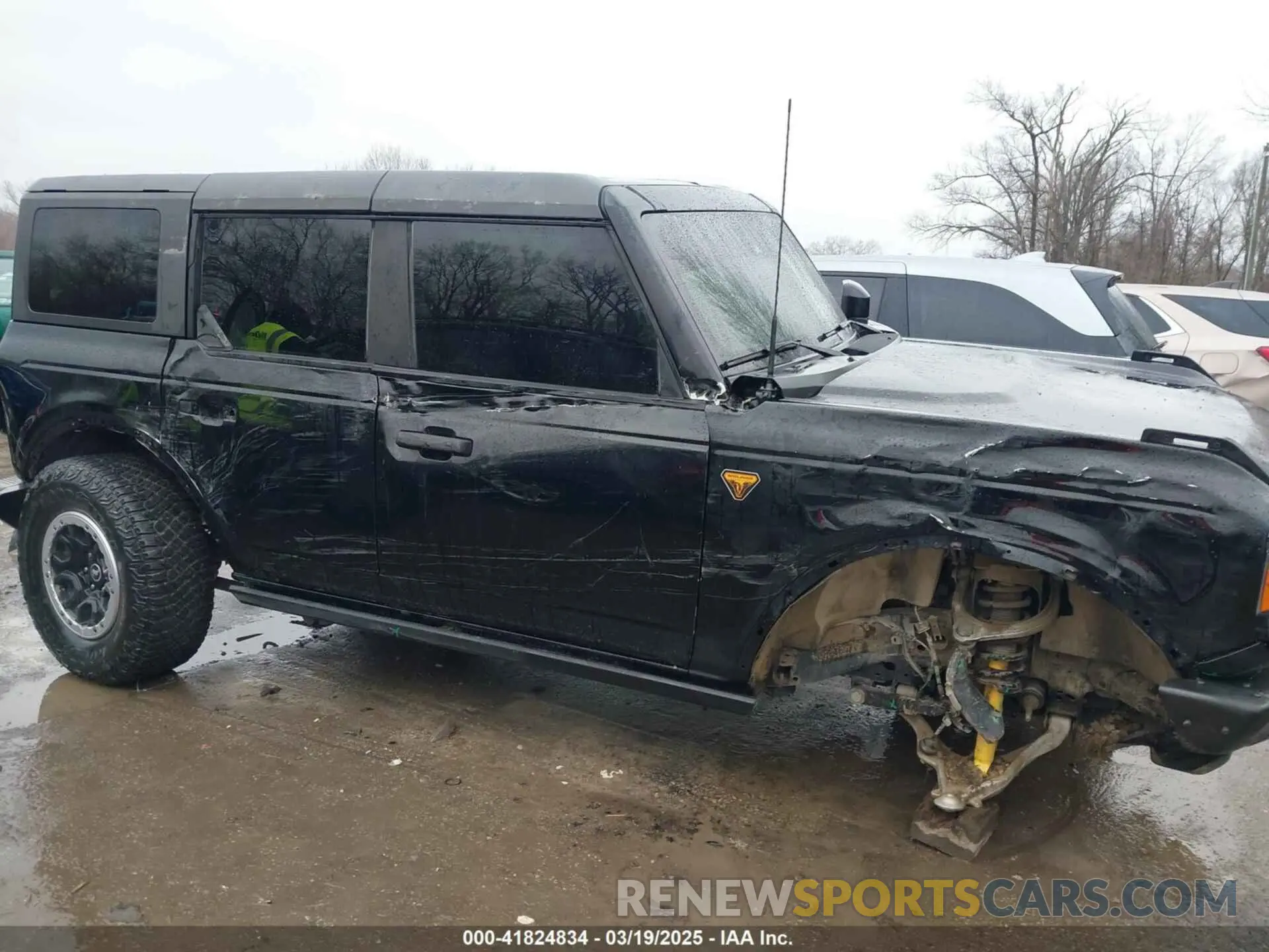 6 Photograph of a damaged car 1FMEE5DP7NLB44920 FORD BRONCO 2022
