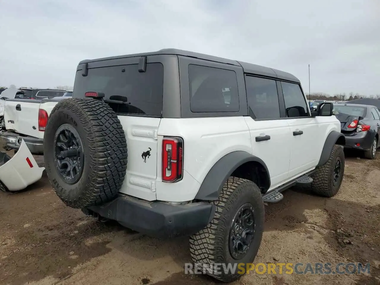 3 Photograph of a damaged car 1FMEE5DP8NLA72478 FORD BRONCO 2022