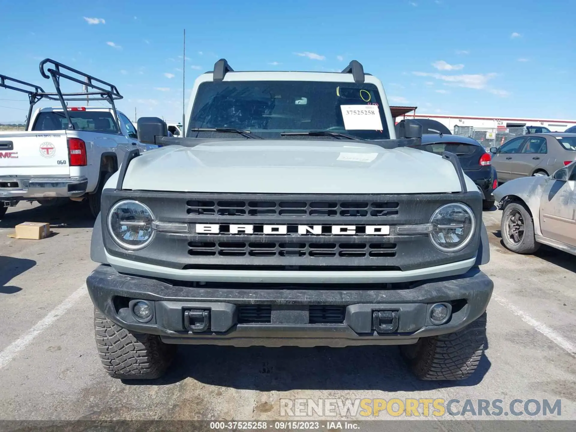 12 Photograph of a damaged car 1FMEE5DP8NLB10601 FORD BRONCO 2022