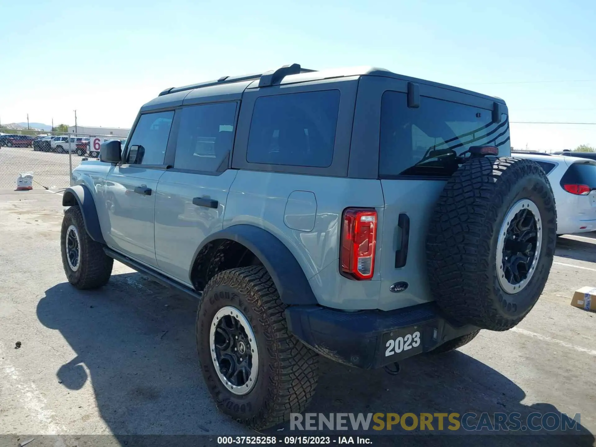 3 Photograph of a damaged car 1FMEE5DP8NLB10601 FORD BRONCO 2022