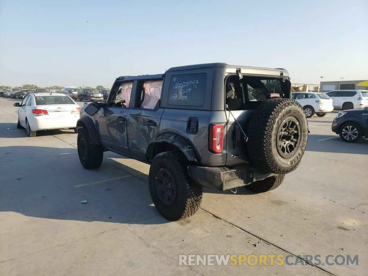 3 Photograph of a damaged car 1FMEE5DP9NLA72991 FORD BRONCO 2022