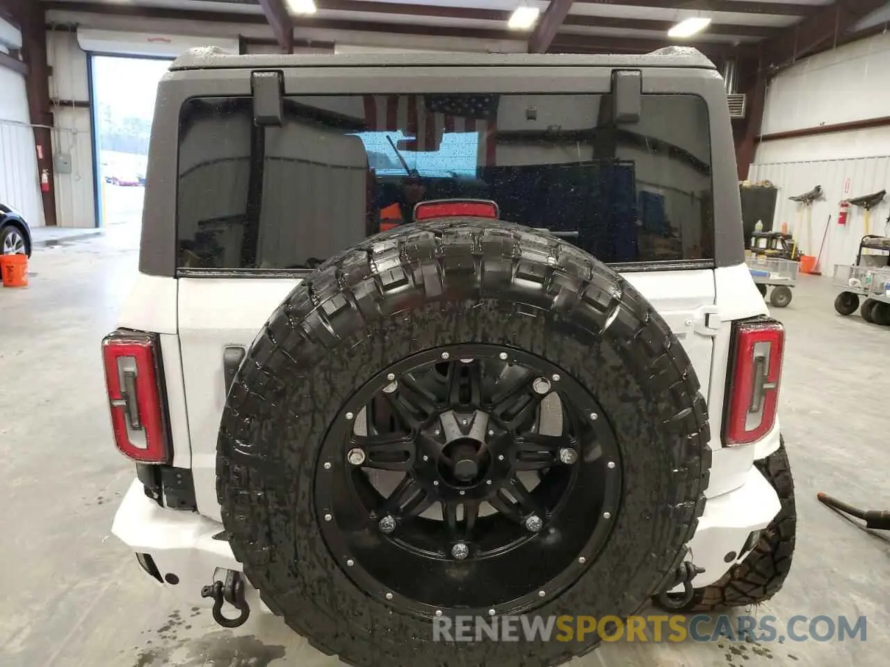 6 Photograph of a damaged car 1FMEE5DP9NLB28993 FORD BRONCO 2022