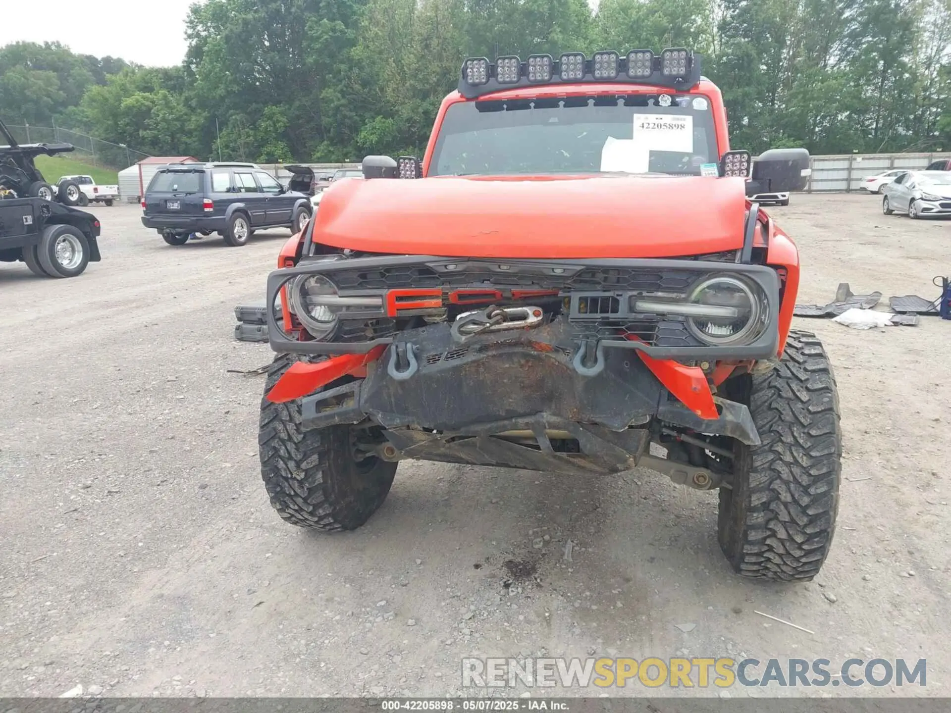 12 Photograph of a damaged car 1FMEE5JR1NLA52465 FORD BRONCO 2022