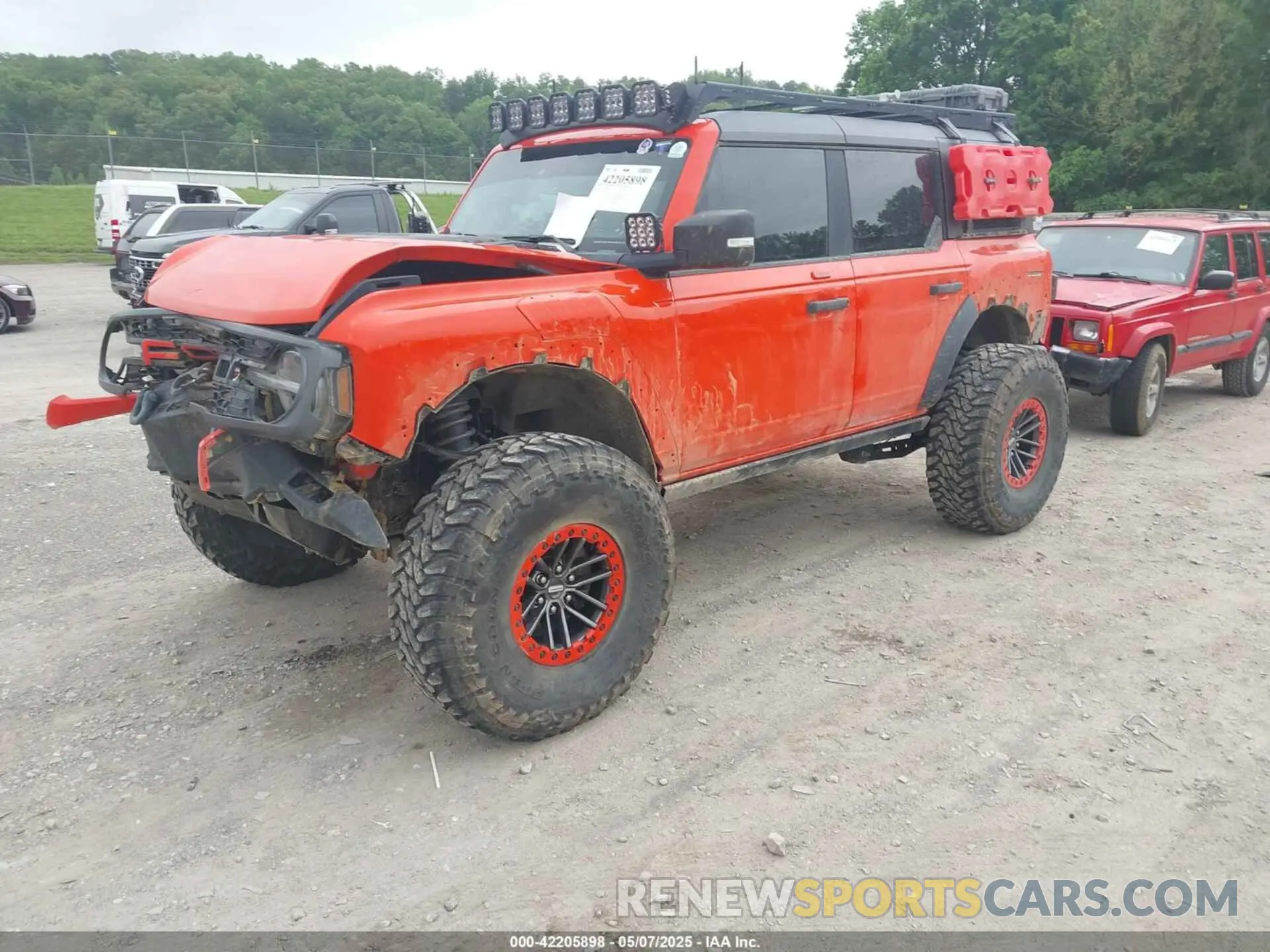 2 Photograph of a damaged car 1FMEE5JR1NLA52465 FORD BRONCO 2022