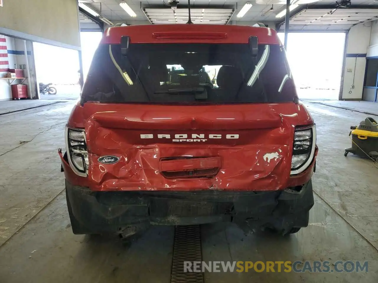 6 Photograph of a damaged car 3FMCR9B61NRD66187 FORD BRONCO 2022