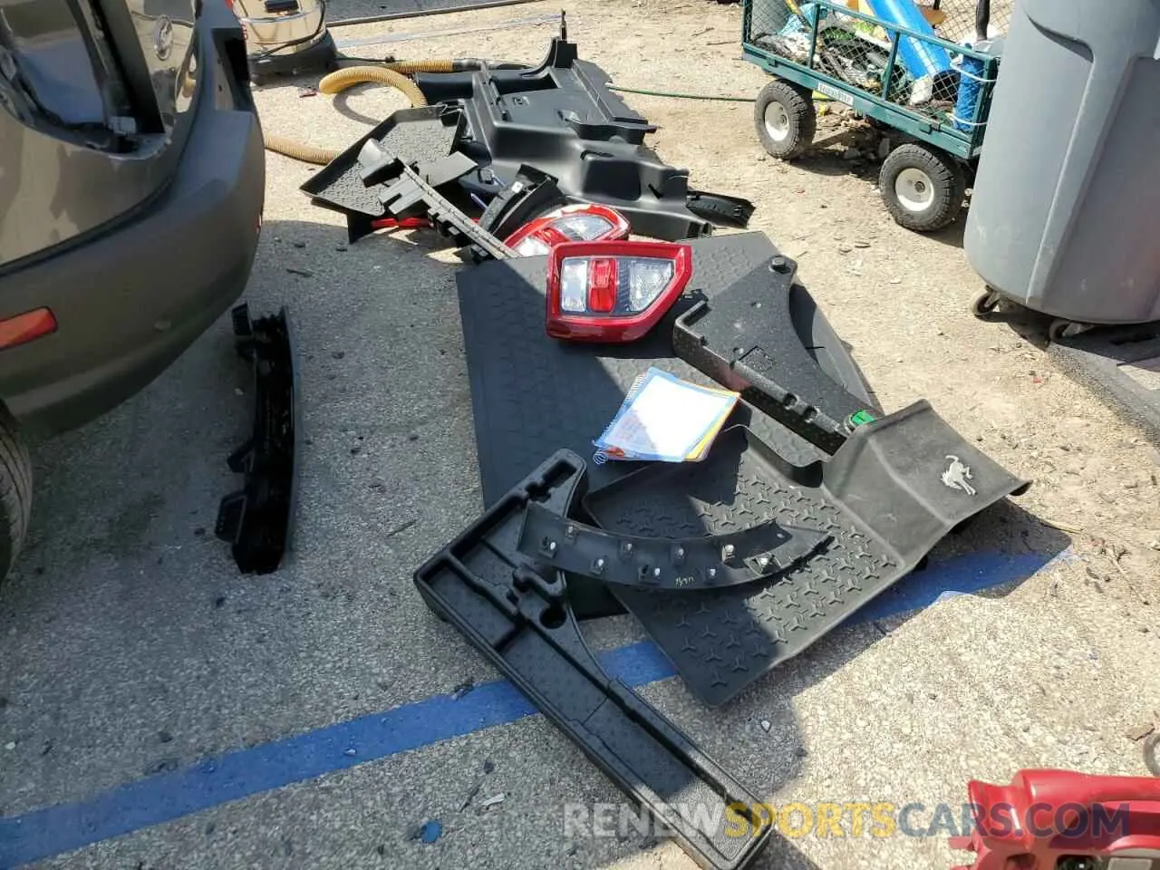 13 Photograph of a damaged car 3FMCR9B64NRD40652 FORD BRONCO 2022