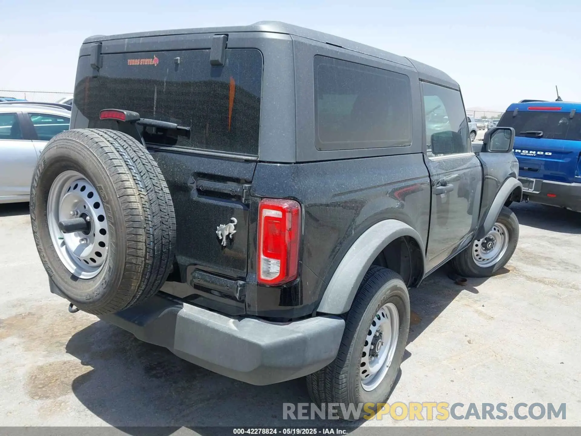 4 Photograph of a damaged car 1FMDE5AH4PLA92321 FORD BRONCO 2023