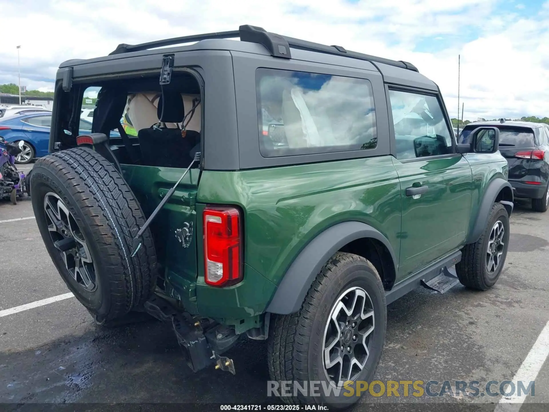 4 Photograph of a damaged car 1FMDE5AH8PLB24462 FORD BRONCO 2023