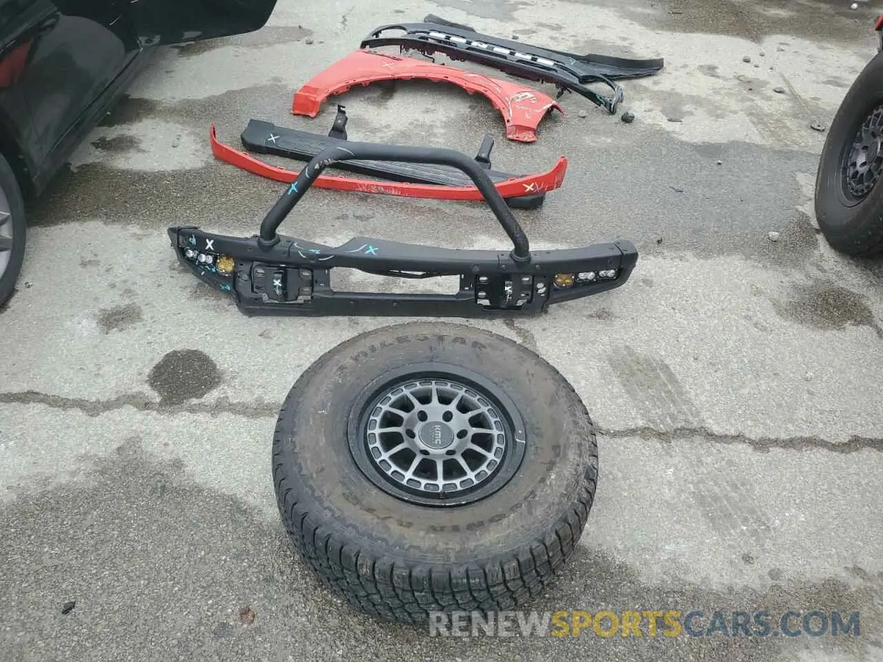 12 Photograph of a damaged car 1FMDE5AHXPLC15412 FORD BRONCO 2023