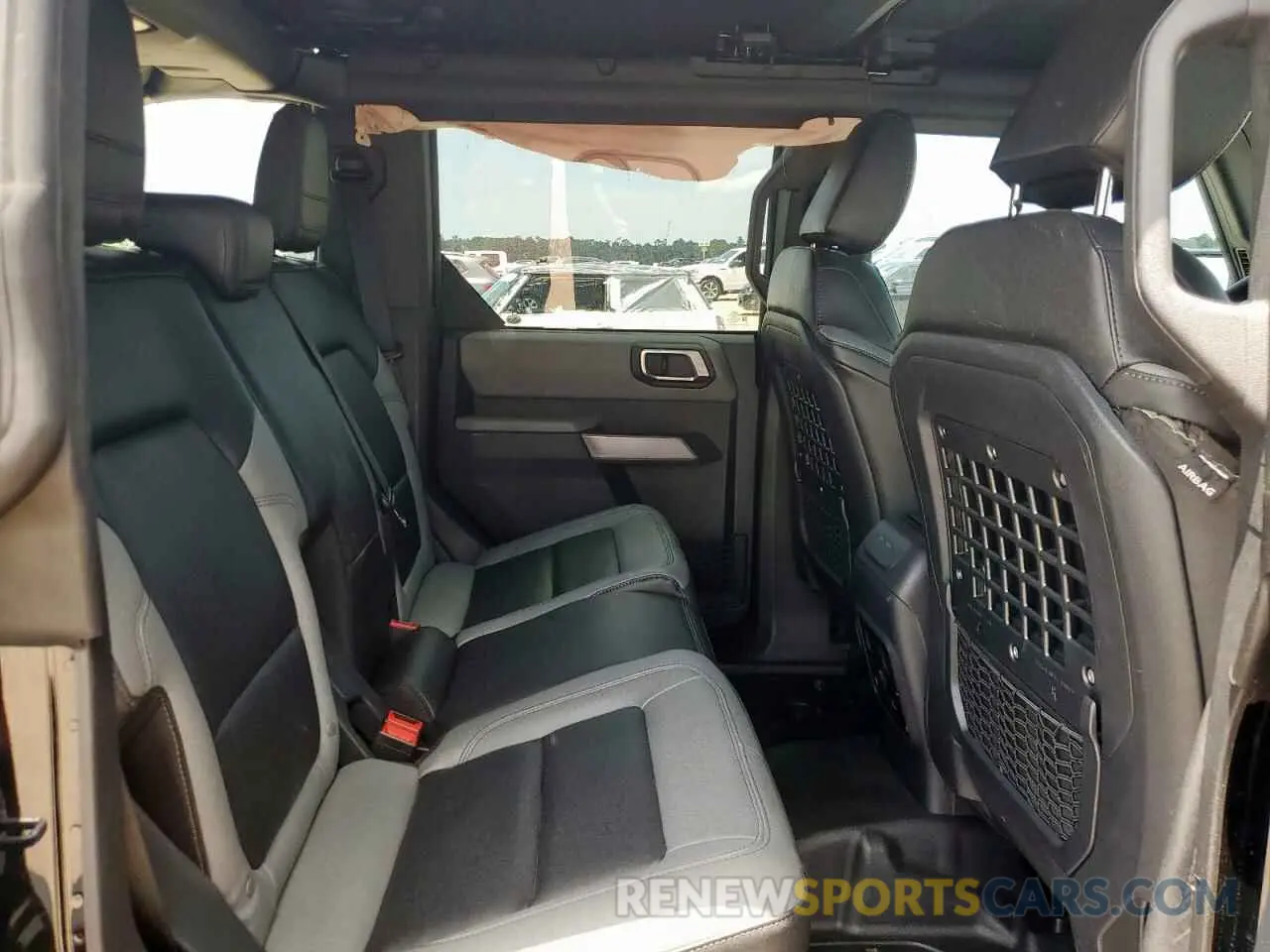 11 Photograph of a damaged car 1FMDE5BH0PLB83665 FORD BRONCO 2023