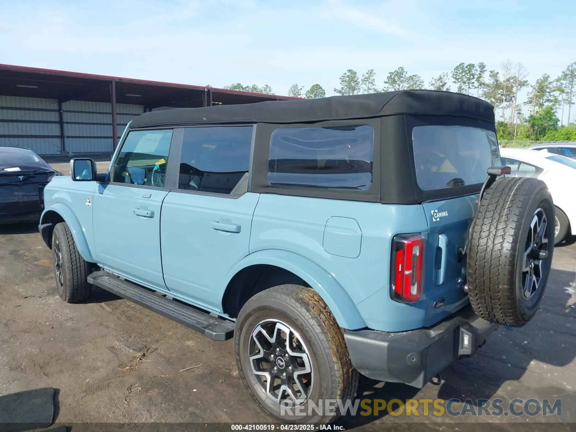3 Photograph of a damaged car 1FMDE5BH1PLA89262 FORD BRONCO 2023
