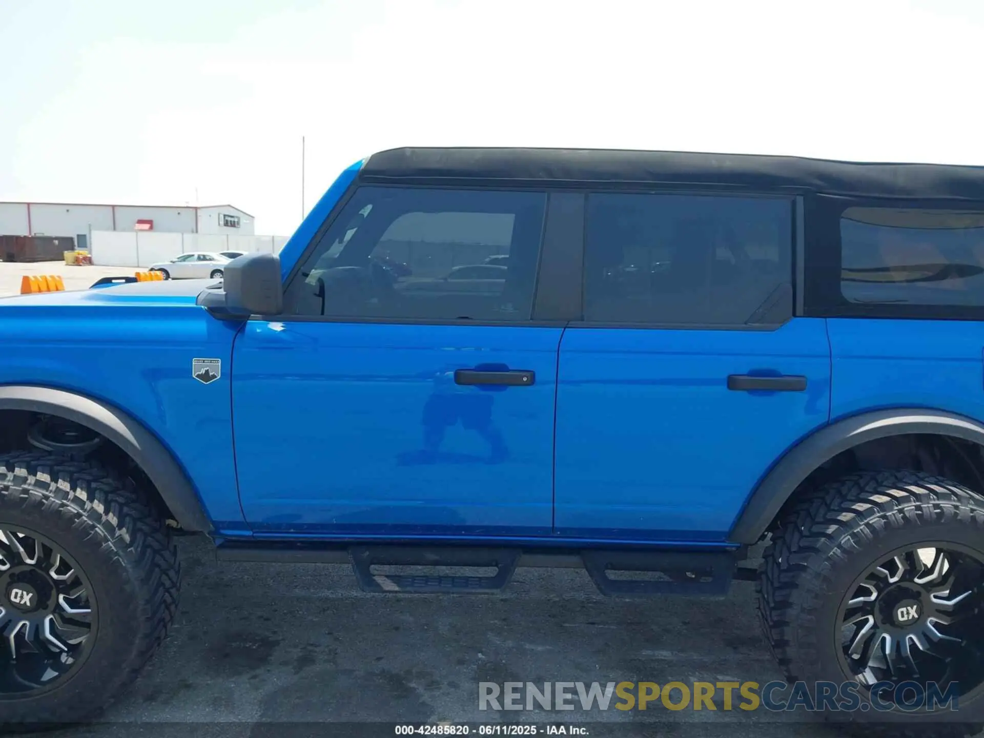 14 Photograph of a damaged car 1FMDE5BH4PLB18625 FORD BRONCO 2023