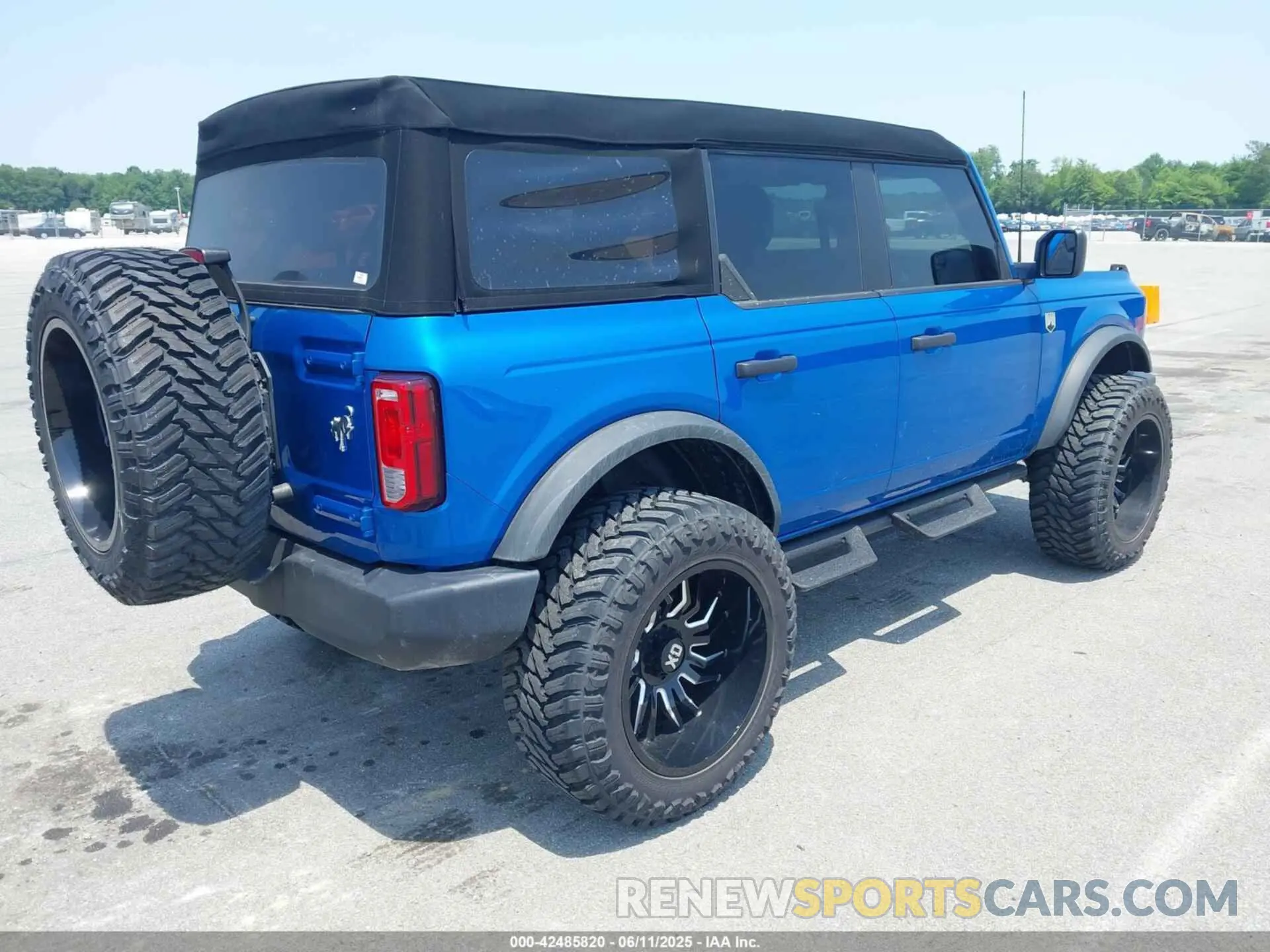4 Photograph of a damaged car 1FMDE5BH4PLB18625 FORD BRONCO 2023