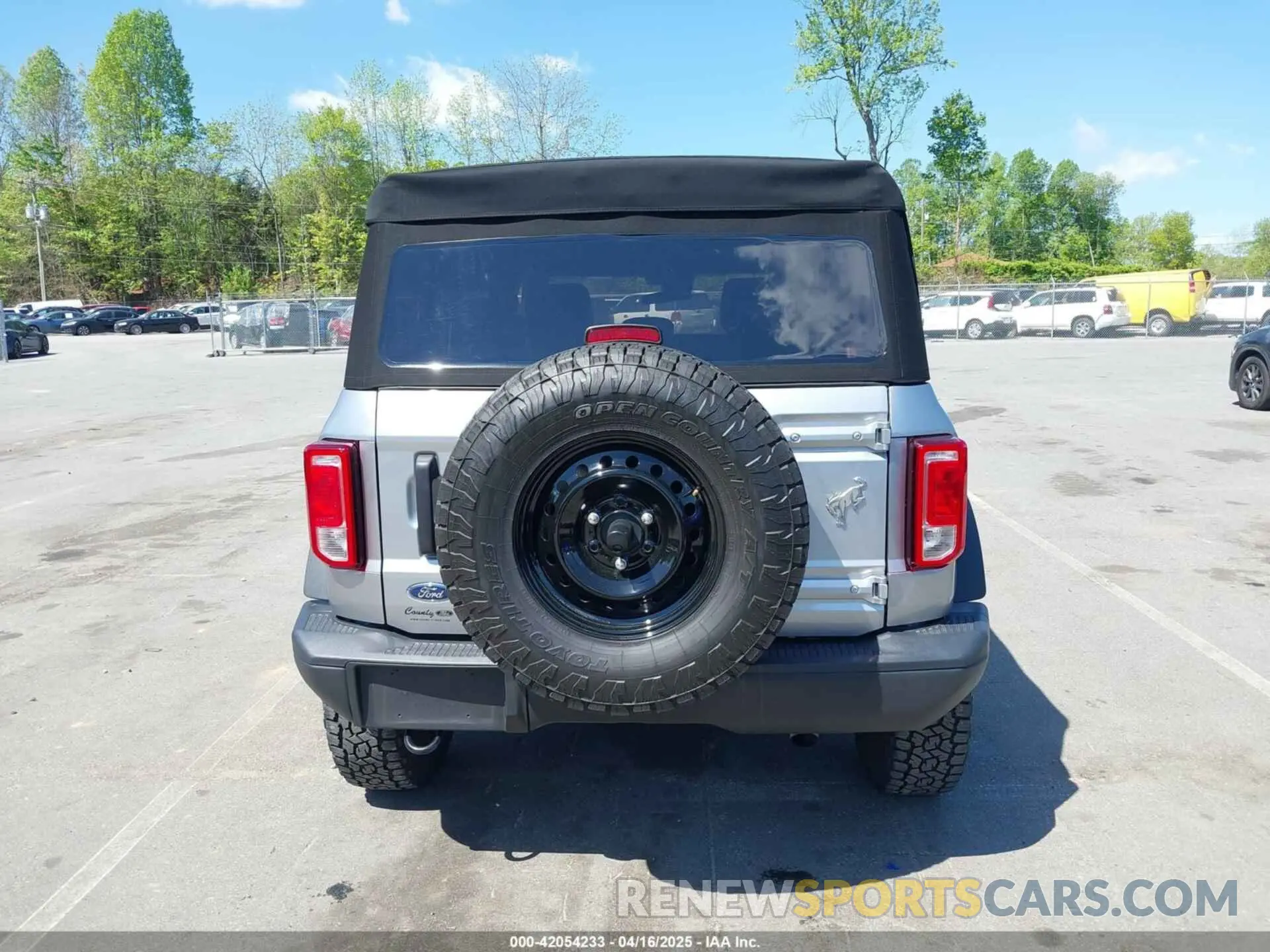 16 Photograph of a damaged car 1FMDE5BH4PLB24666 FORD BRONCO 2023