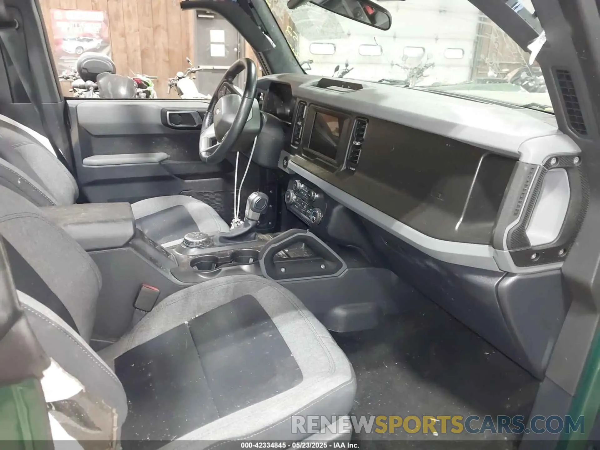 5 Photograph of a damaged car 1FMDE5BH8PLB29322 FORD BRONCO 2023