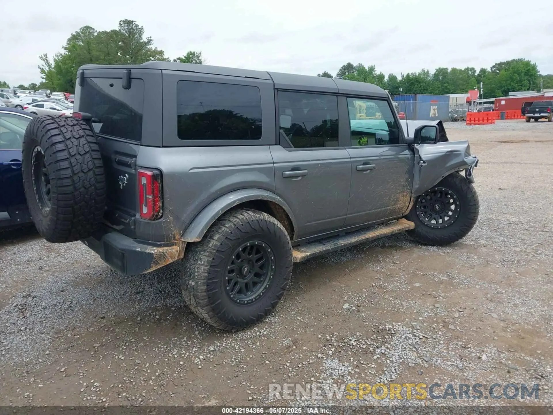 4 Photograph of a damaged car 1FMDE5BH9PLB06017 FORD BRONCO 2023
