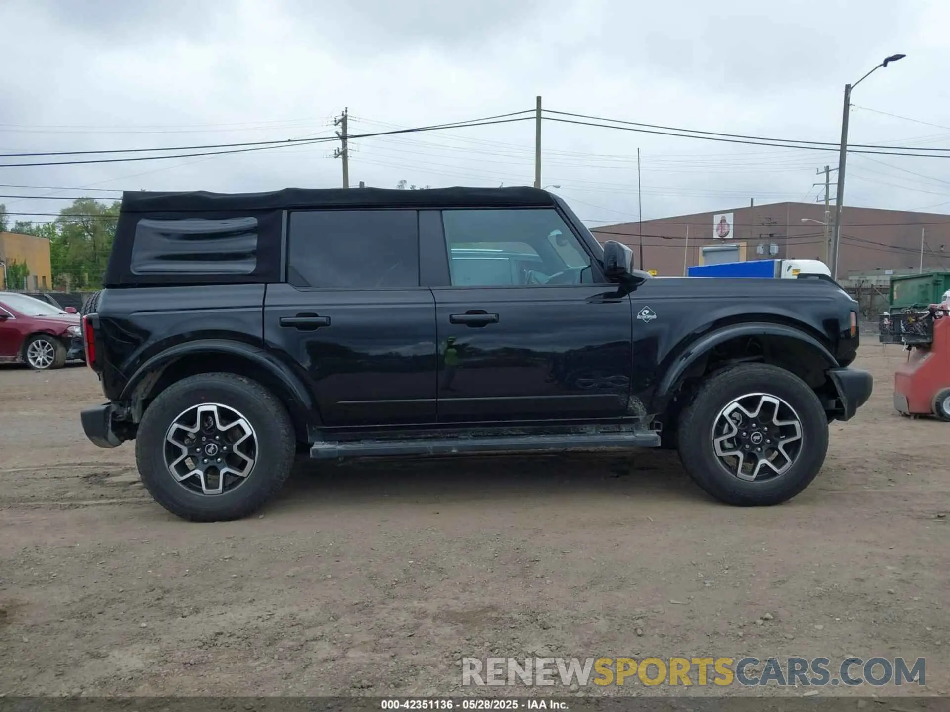 13 Photograph of a damaged car 1FMDE5BHXPLA83735 FORD BRONCO 2023