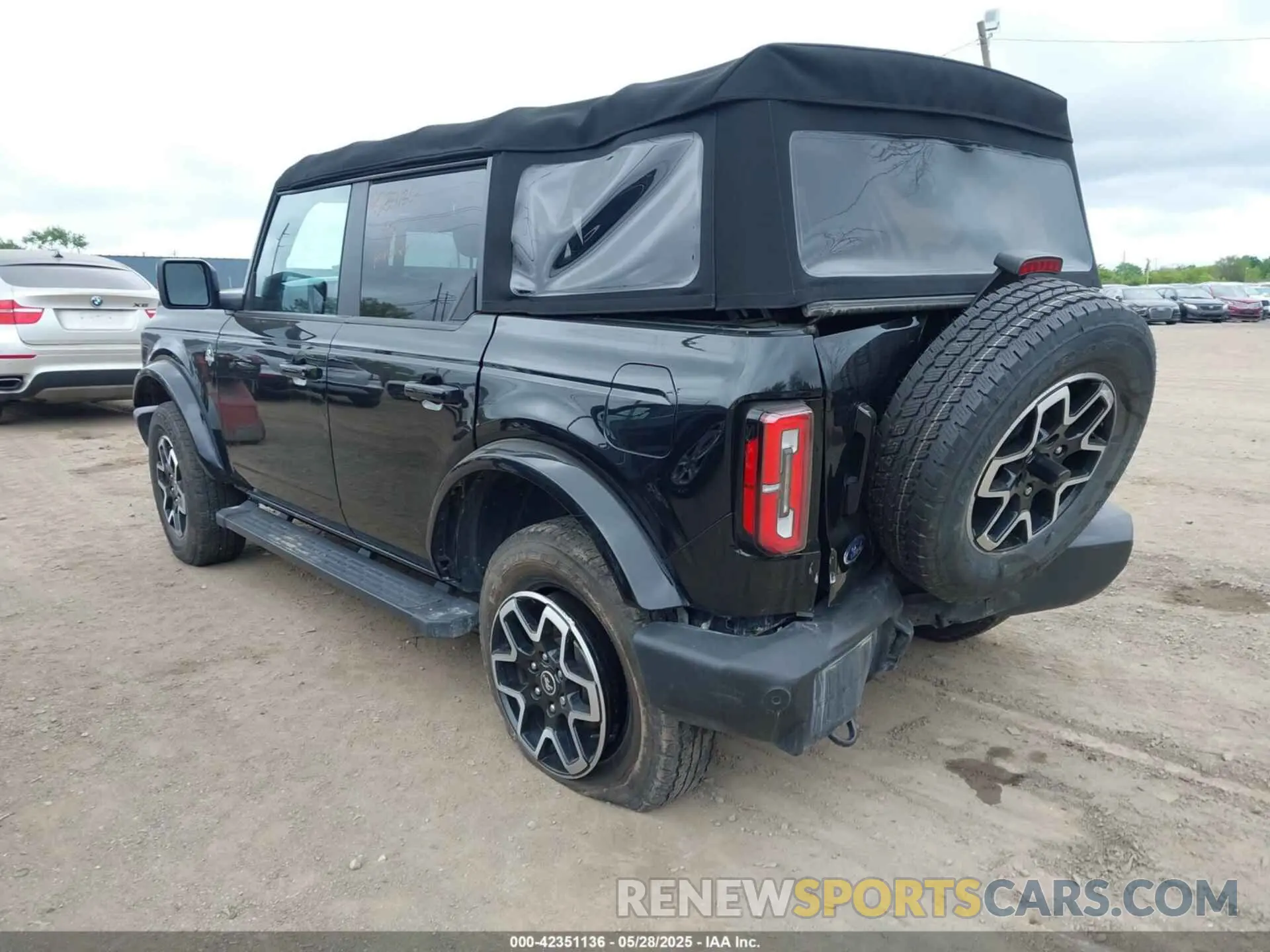 3 Photograph of a damaged car 1FMDE5BHXPLA83735 FORD BRONCO 2023
