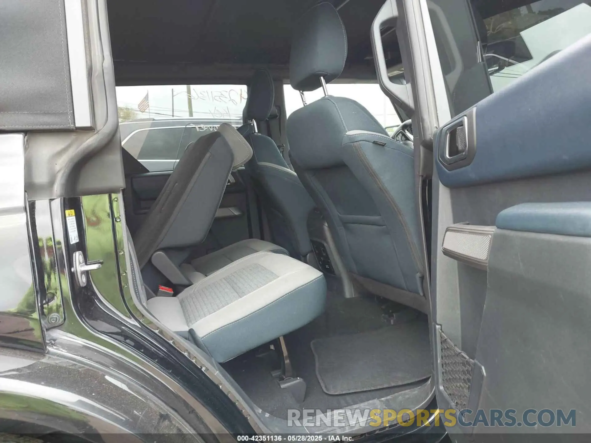 8 Photograph of a damaged car 1FMDE5BHXPLA83735 FORD BRONCO 2023